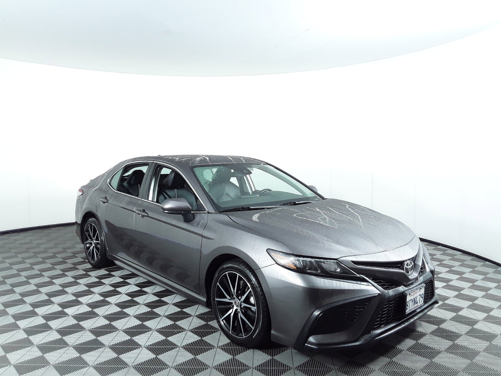 2021 Toyota Camry SE Auto