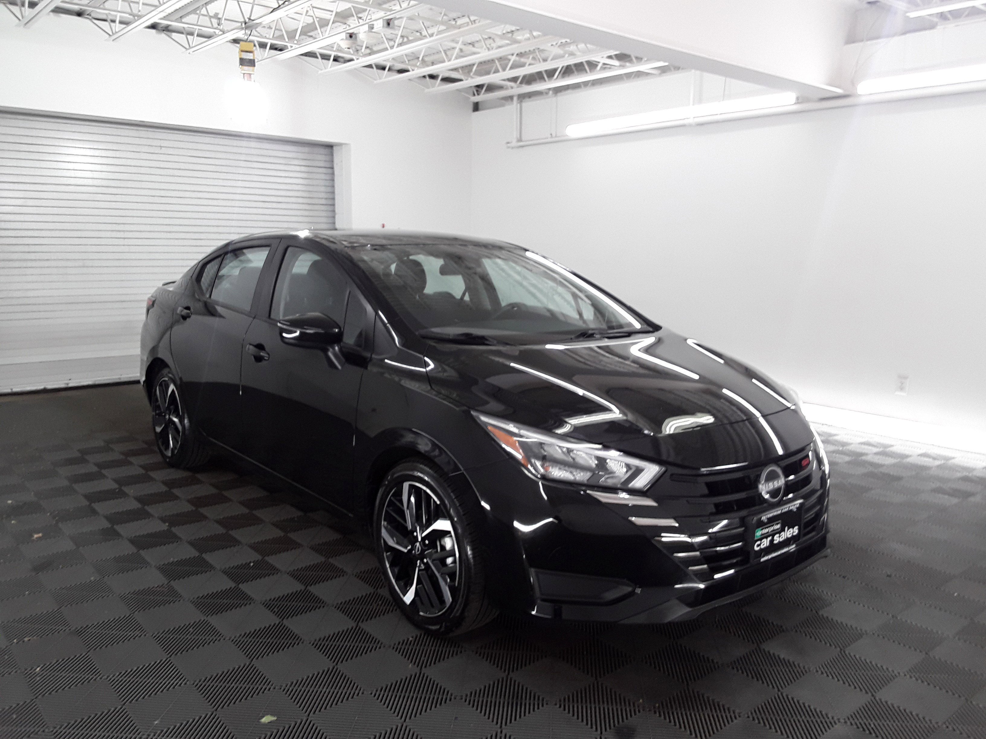 2024 Nissan Versa SR CVT