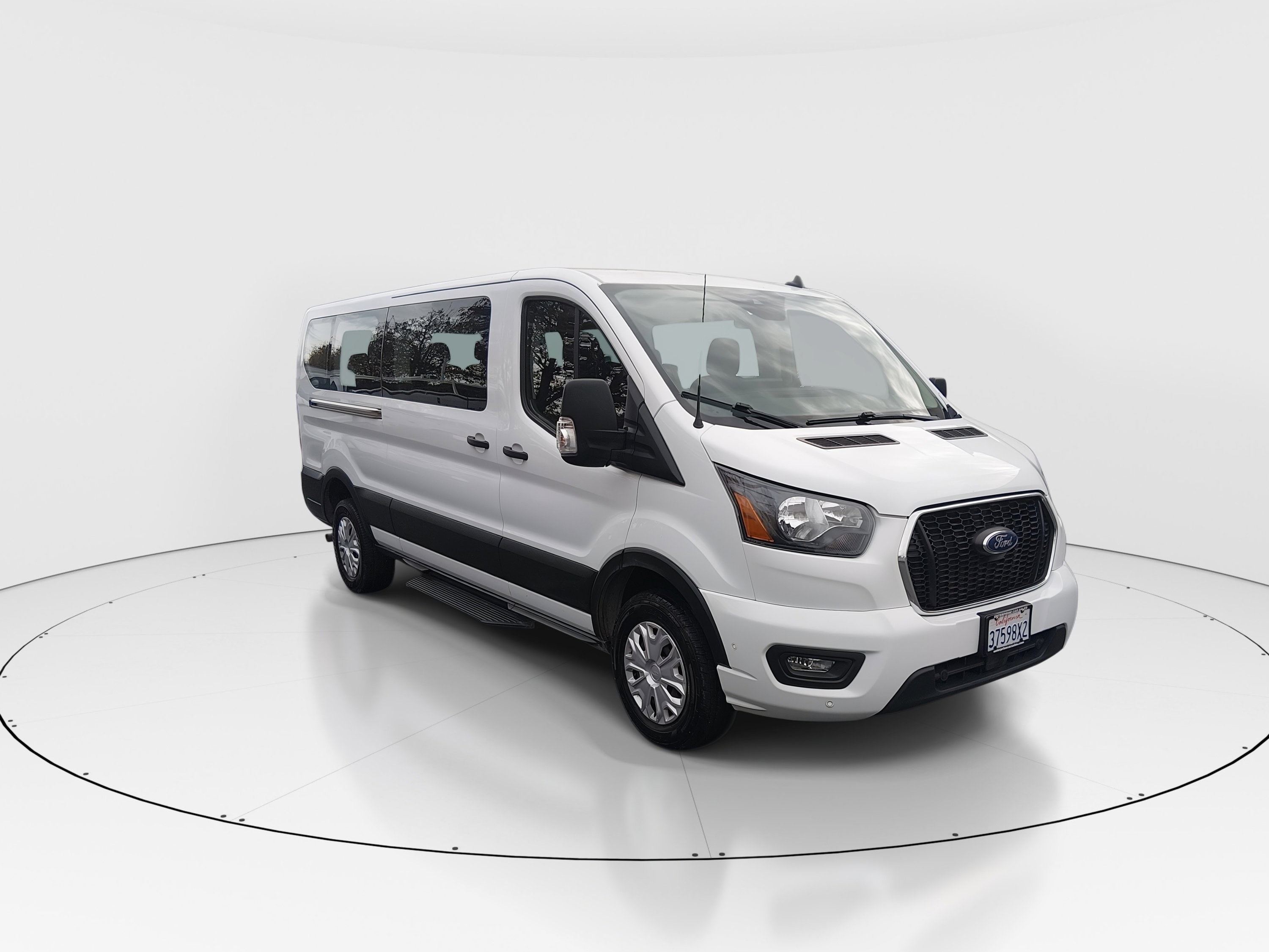 2023 Ford Transit Passenger Van's photo