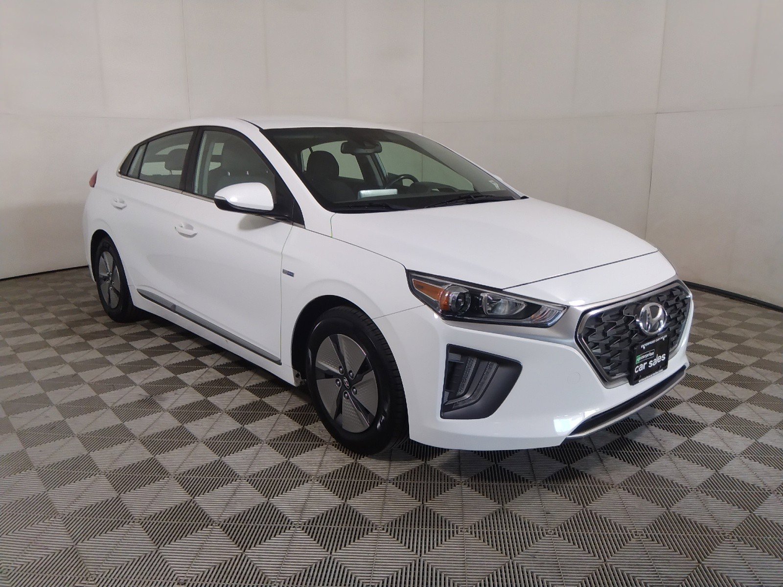 2020 Hyundai Ioniq Hybrid SE Hatchback