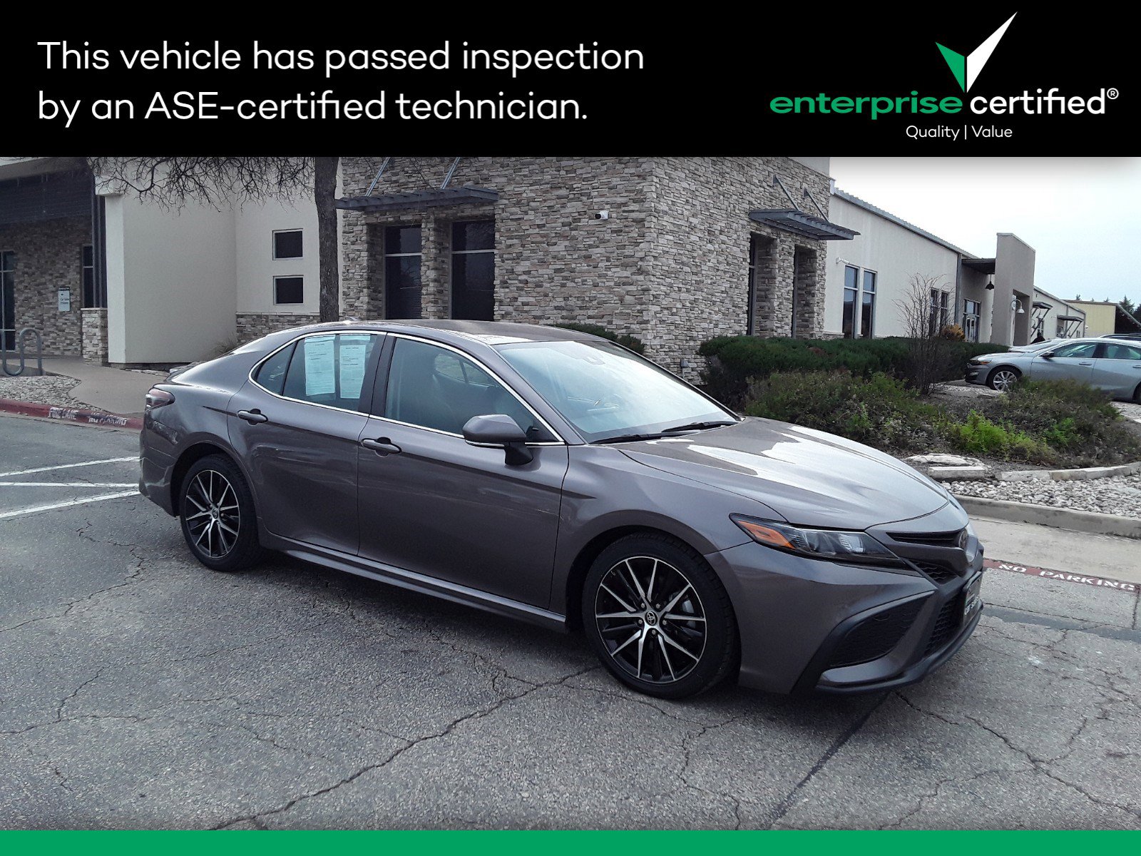 Used 2022 Toyota Camry SE Auto