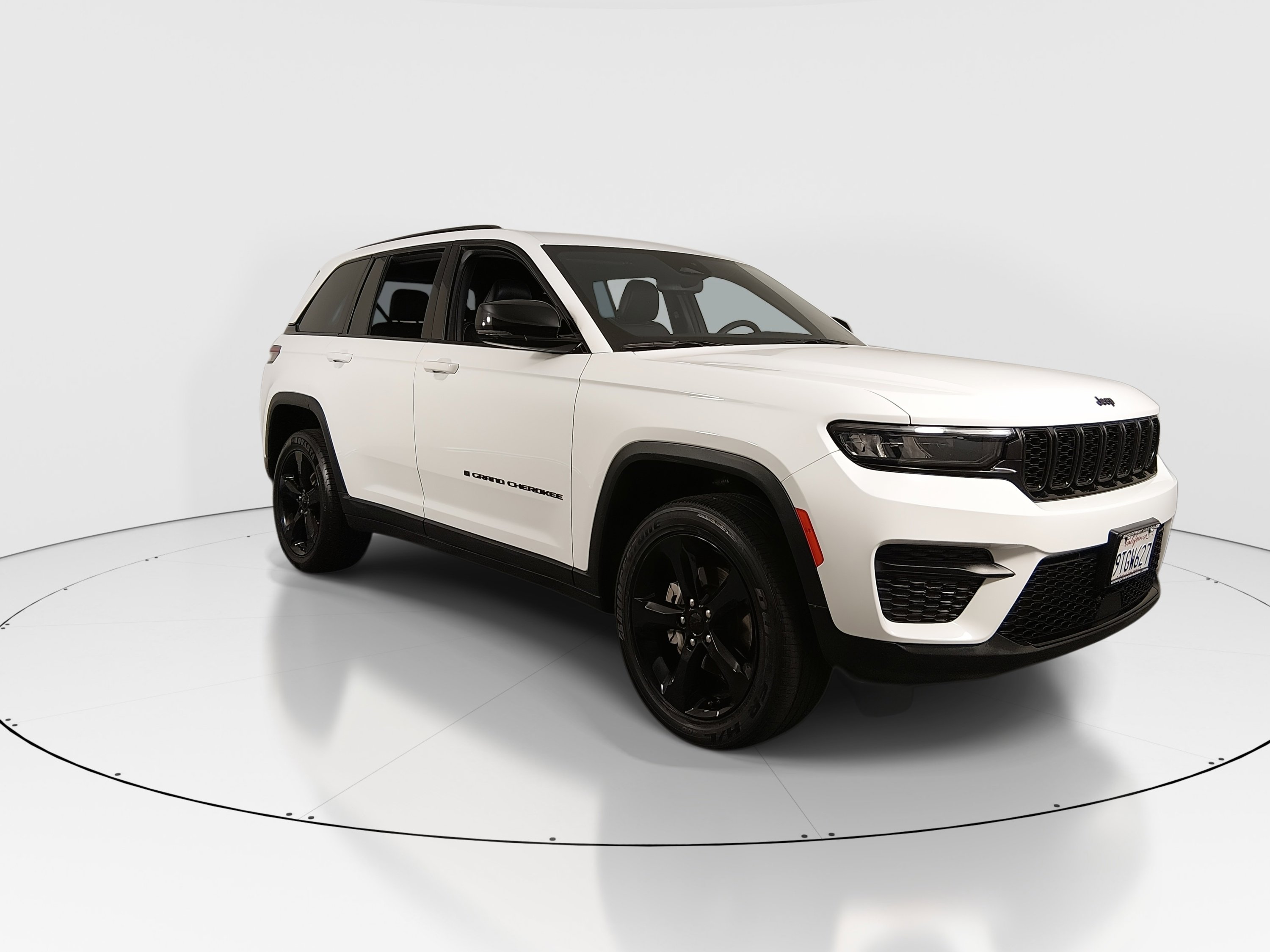 2023 Jeep Grand Cherokee Altitude's photo