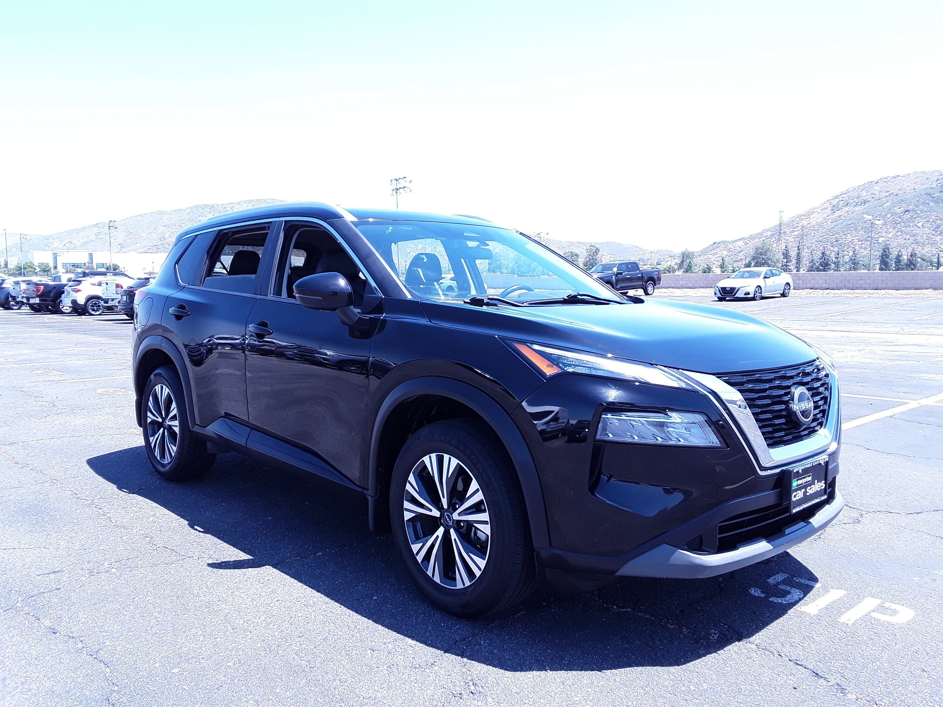 2022 Nissan Rogue FWD SV
