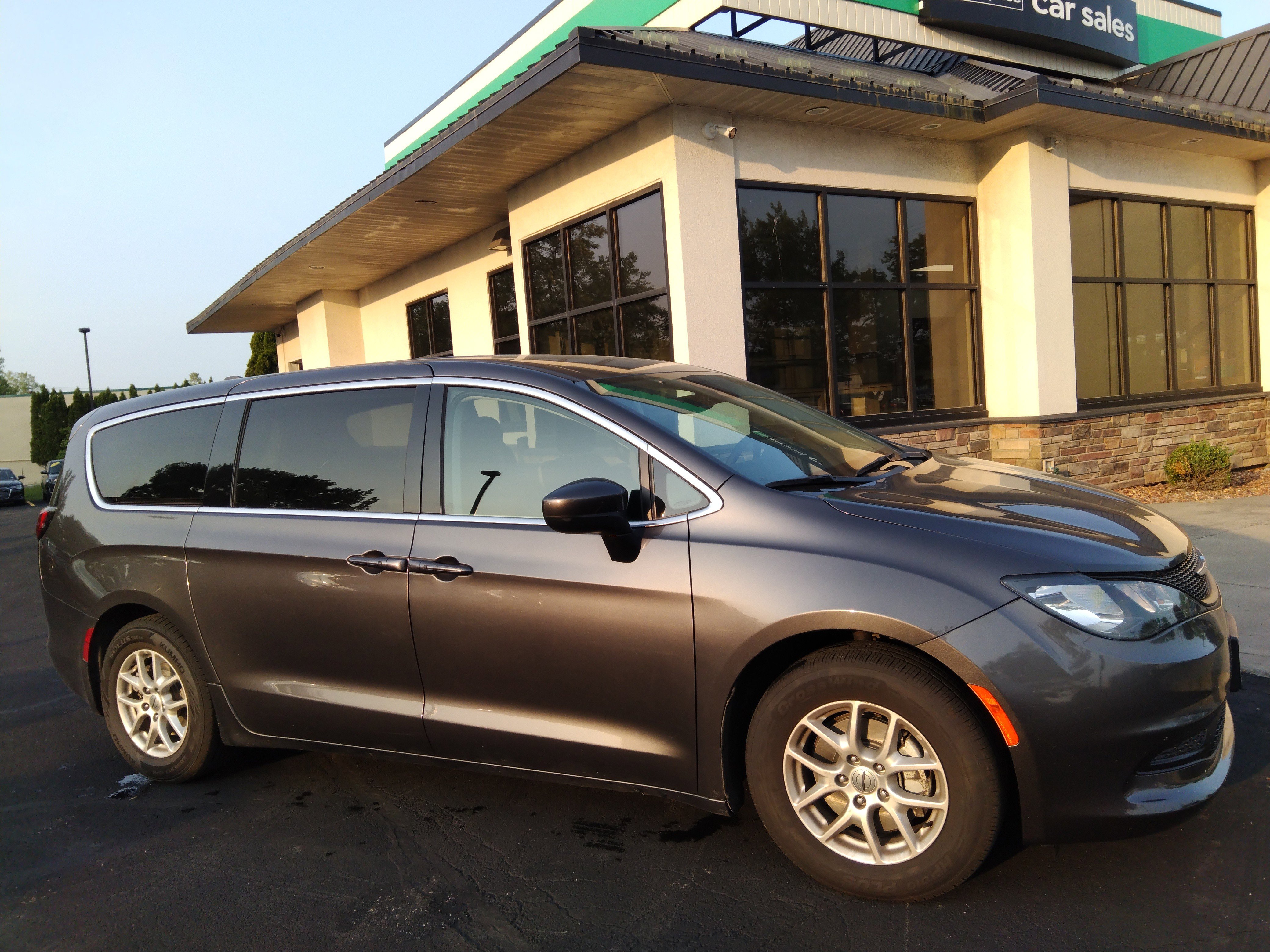 2023 Chrysler Voyager LX FWD
