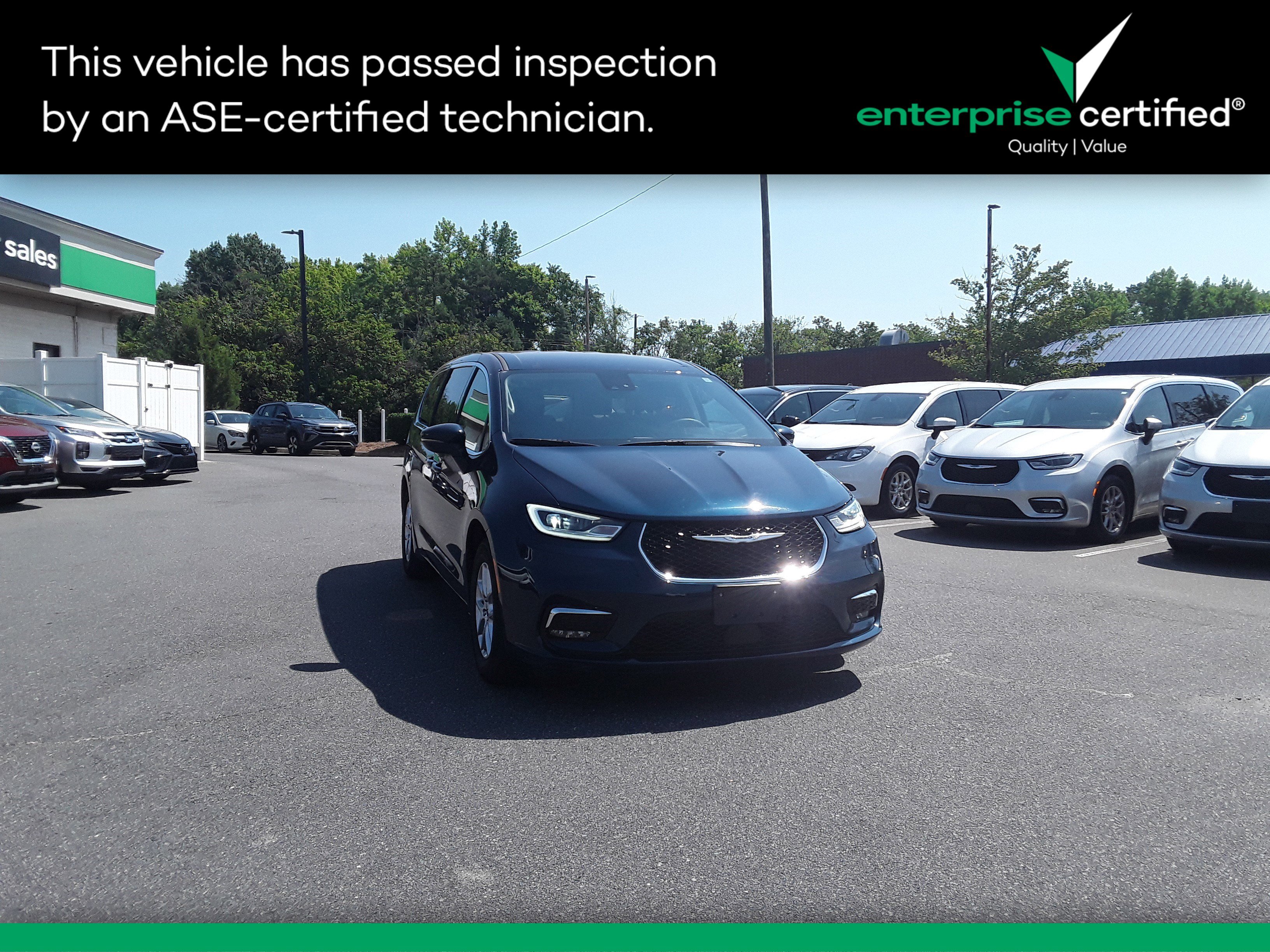 Used 2023 Chrysler Pacifica Touring L FWD