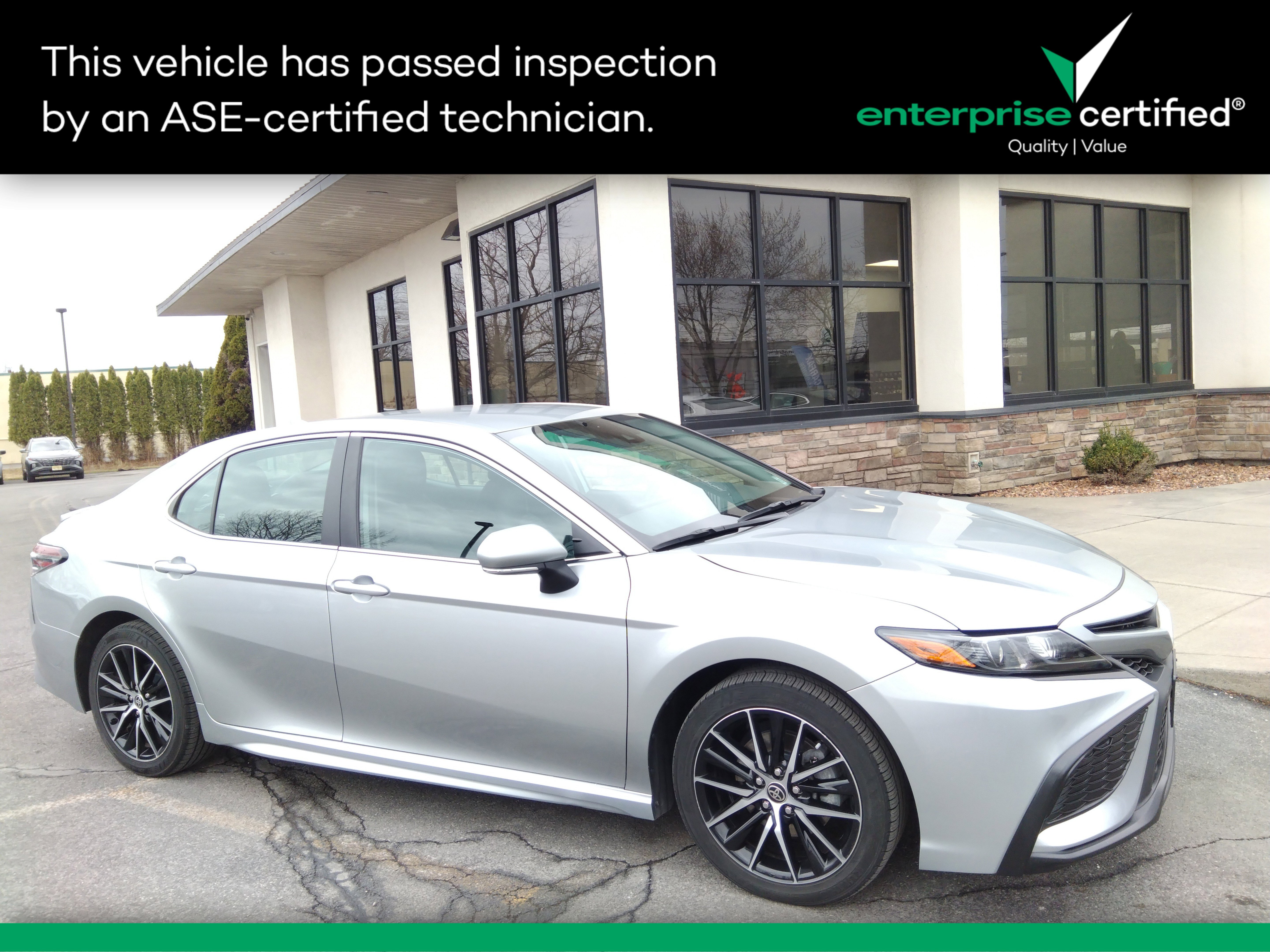 2022 Toyota Camry SE Auto