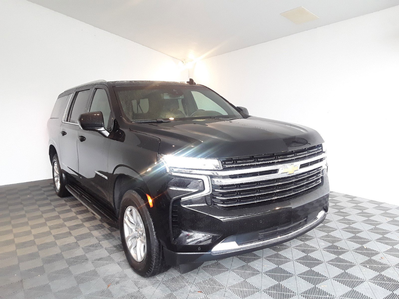 2023 Chevrolet Suburban 2WD 4dr LT