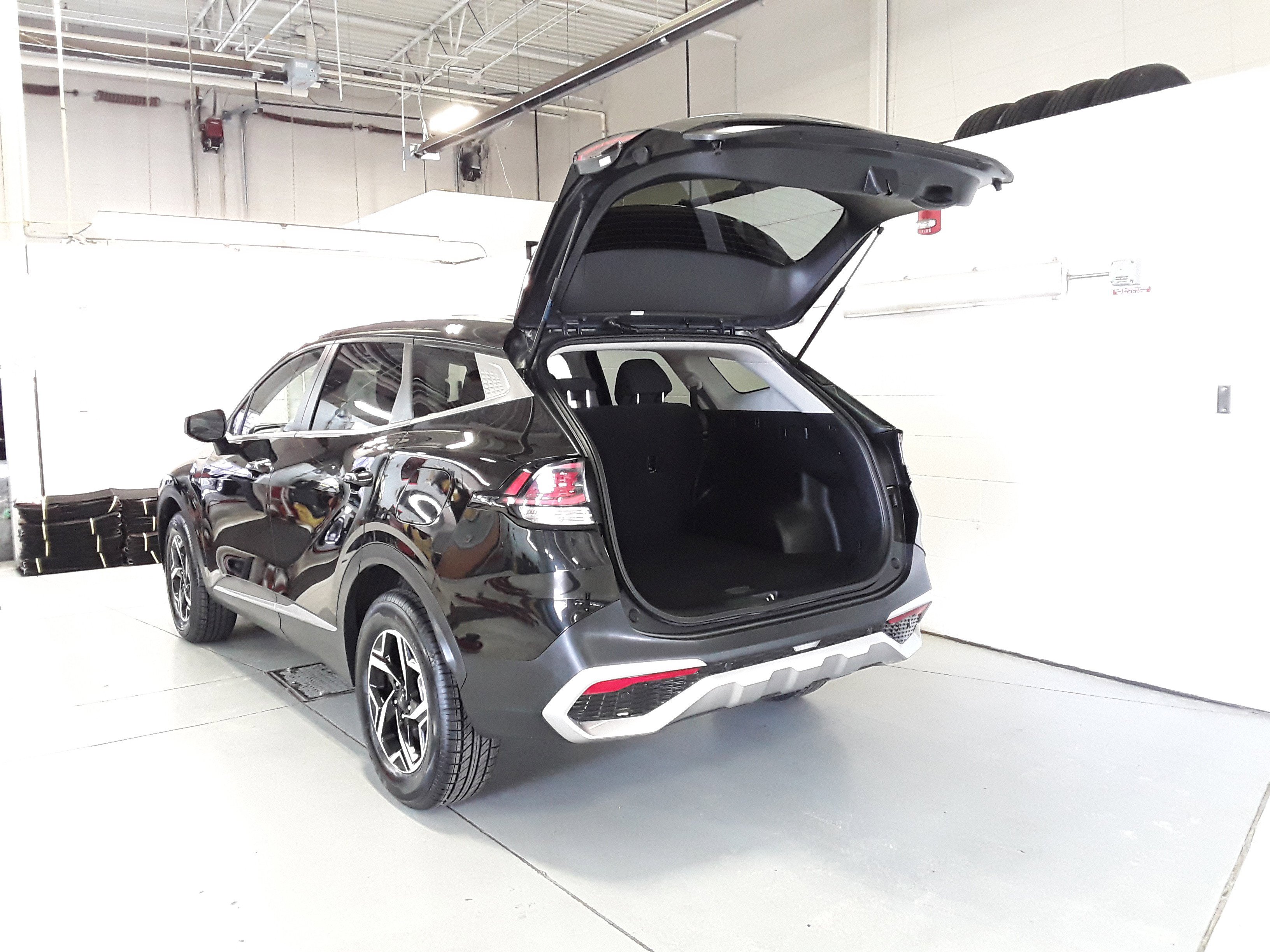 Image 6 of Used 2023 Kia Sportage LX AWD