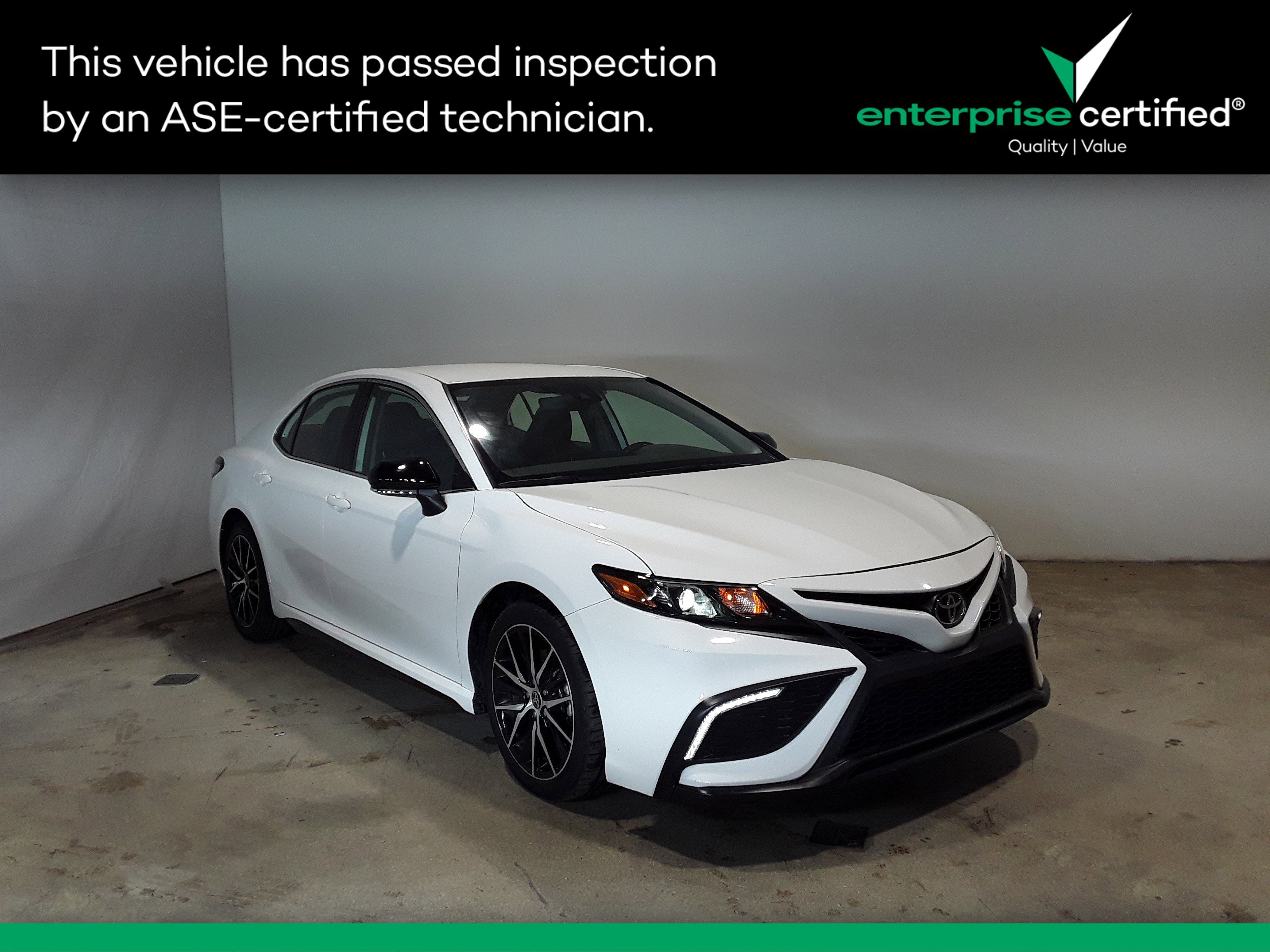2022 Toyota Camry SE Auto