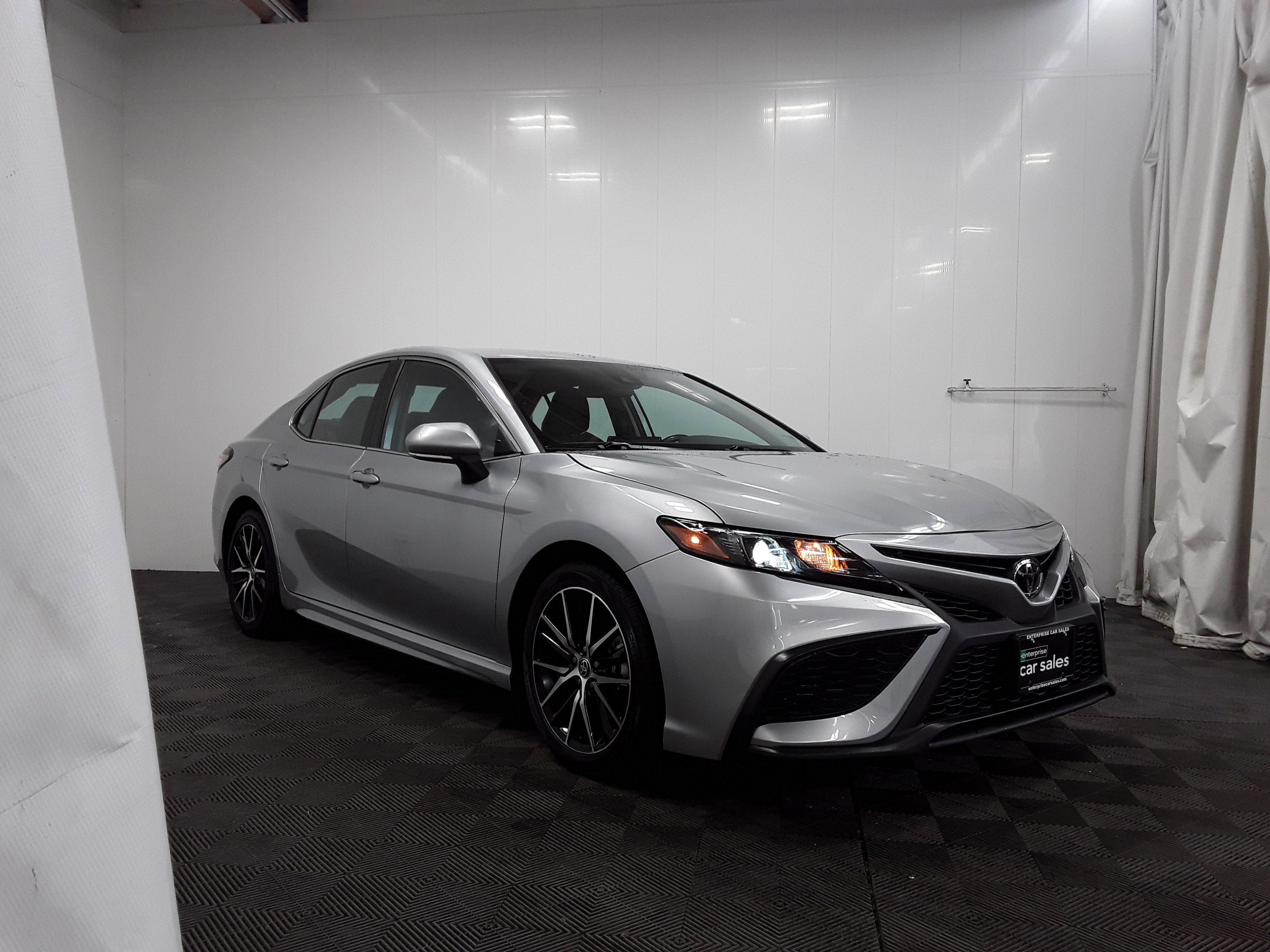 2023 Toyota Camry SE Auto