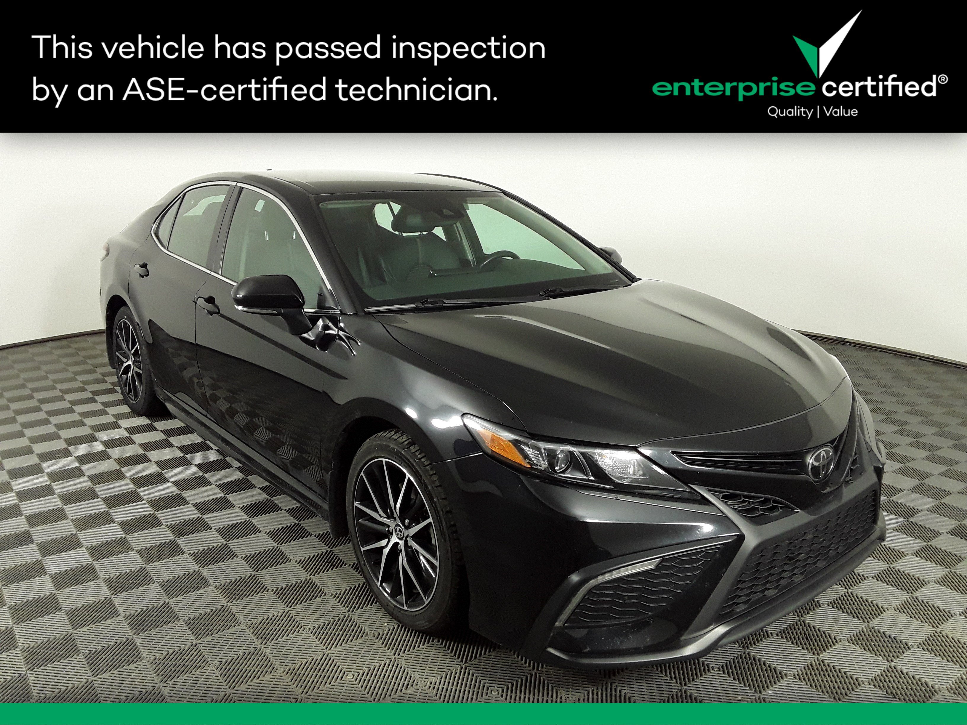 Used 2023 Toyota Camry SE Auto