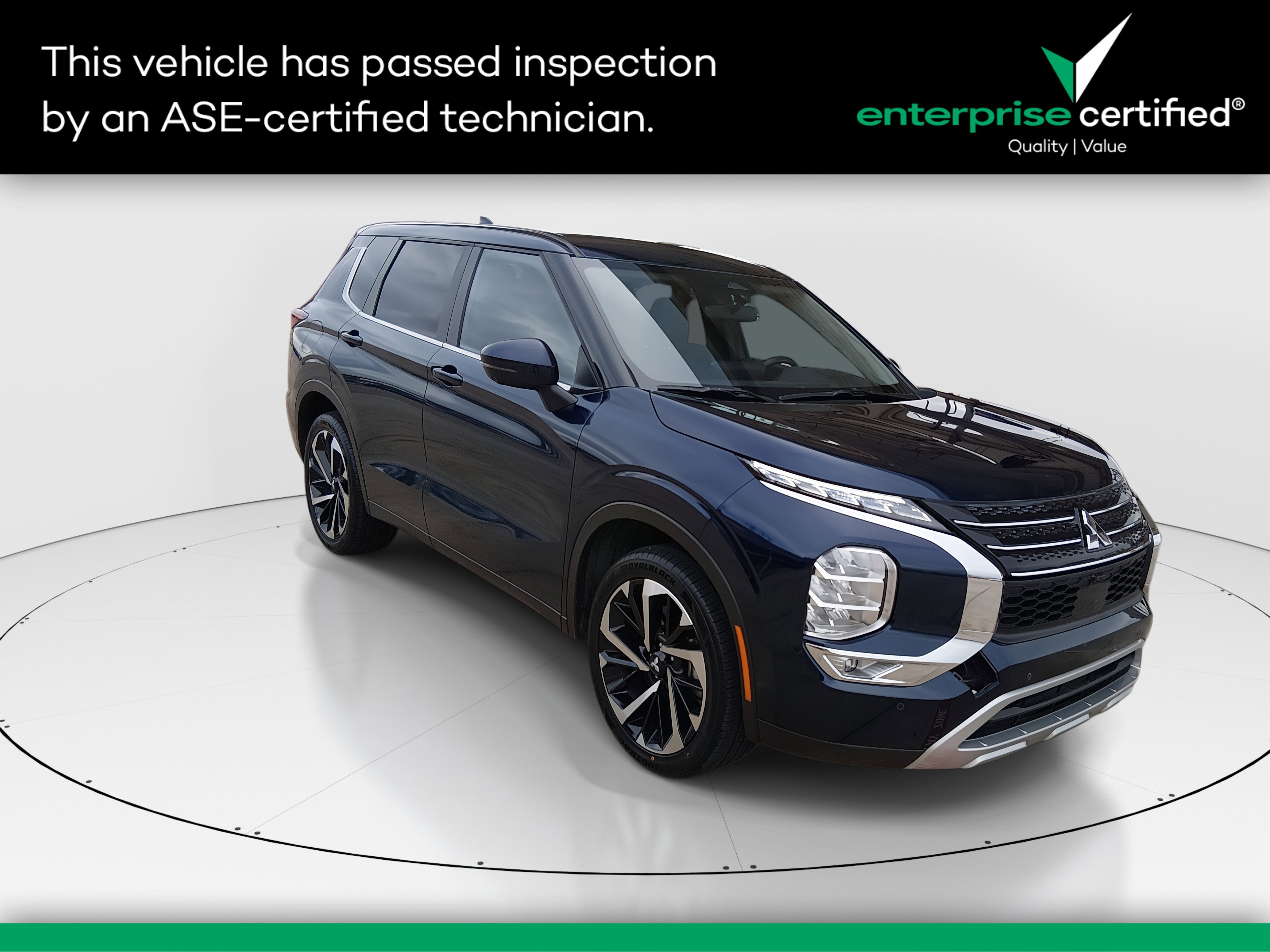 2024 Mitsubishi Outlander SE's photo