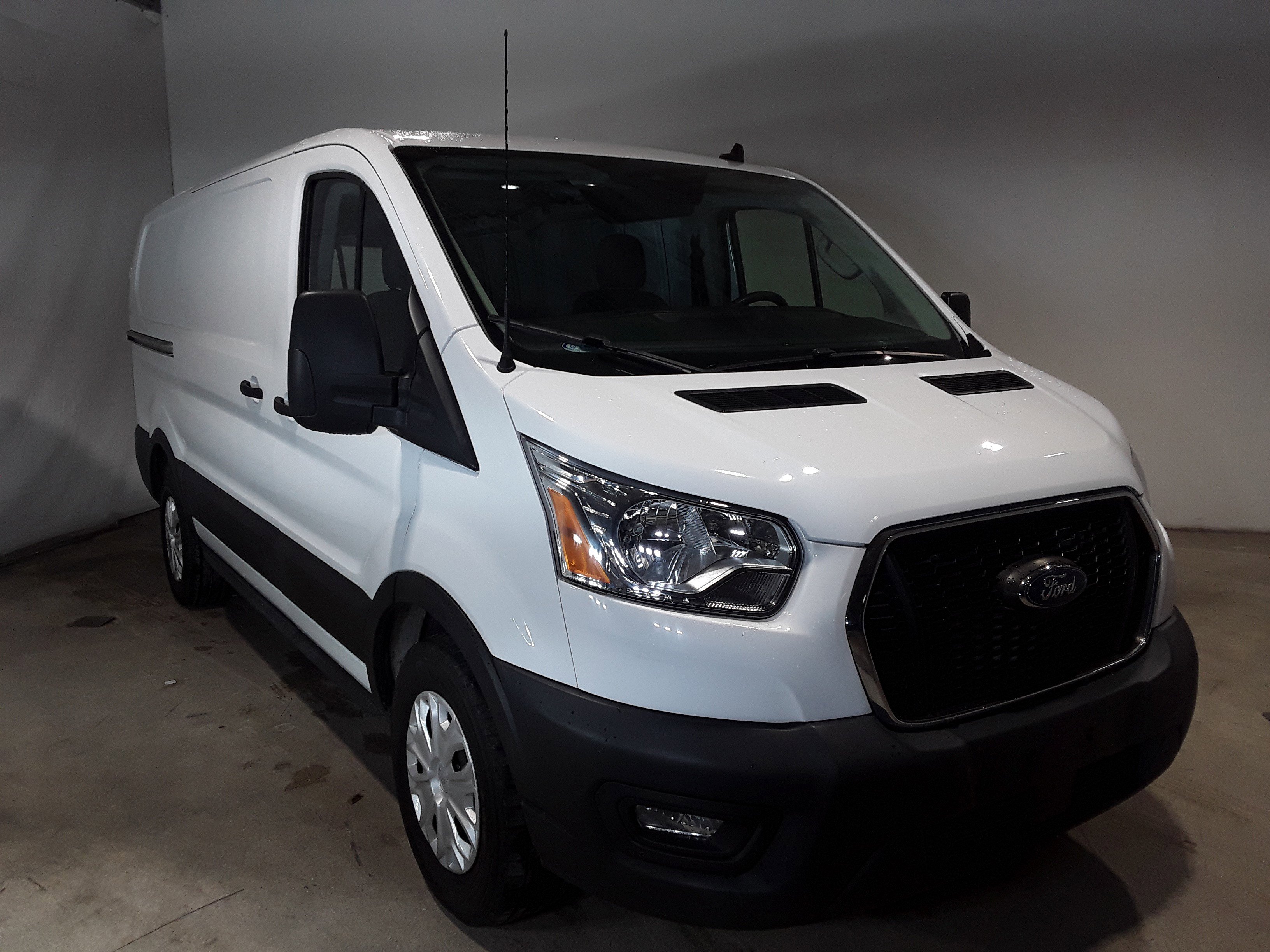 2021 Ford Transit Van Base's photo