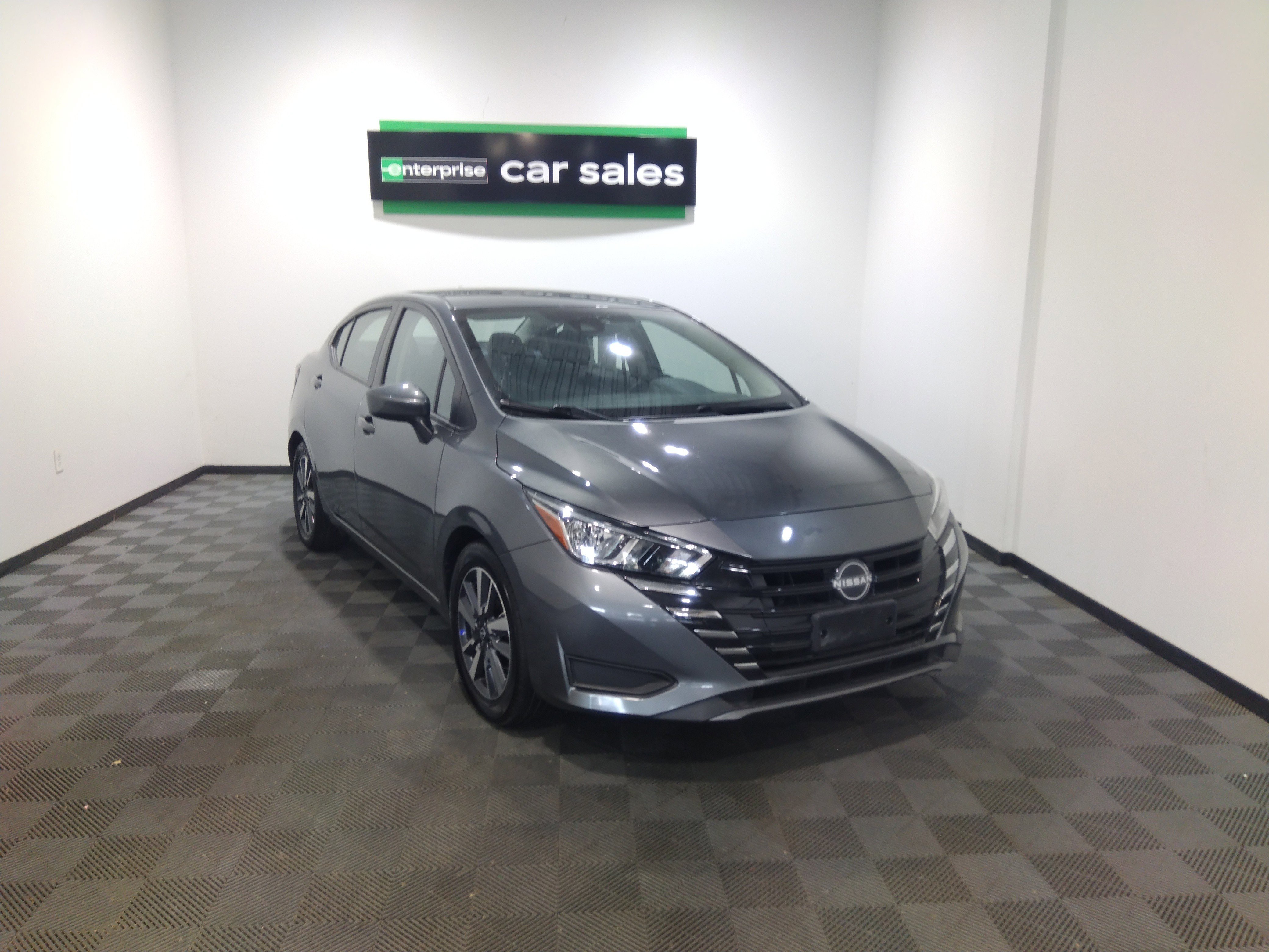 2023 Nissan Versa SV CVT