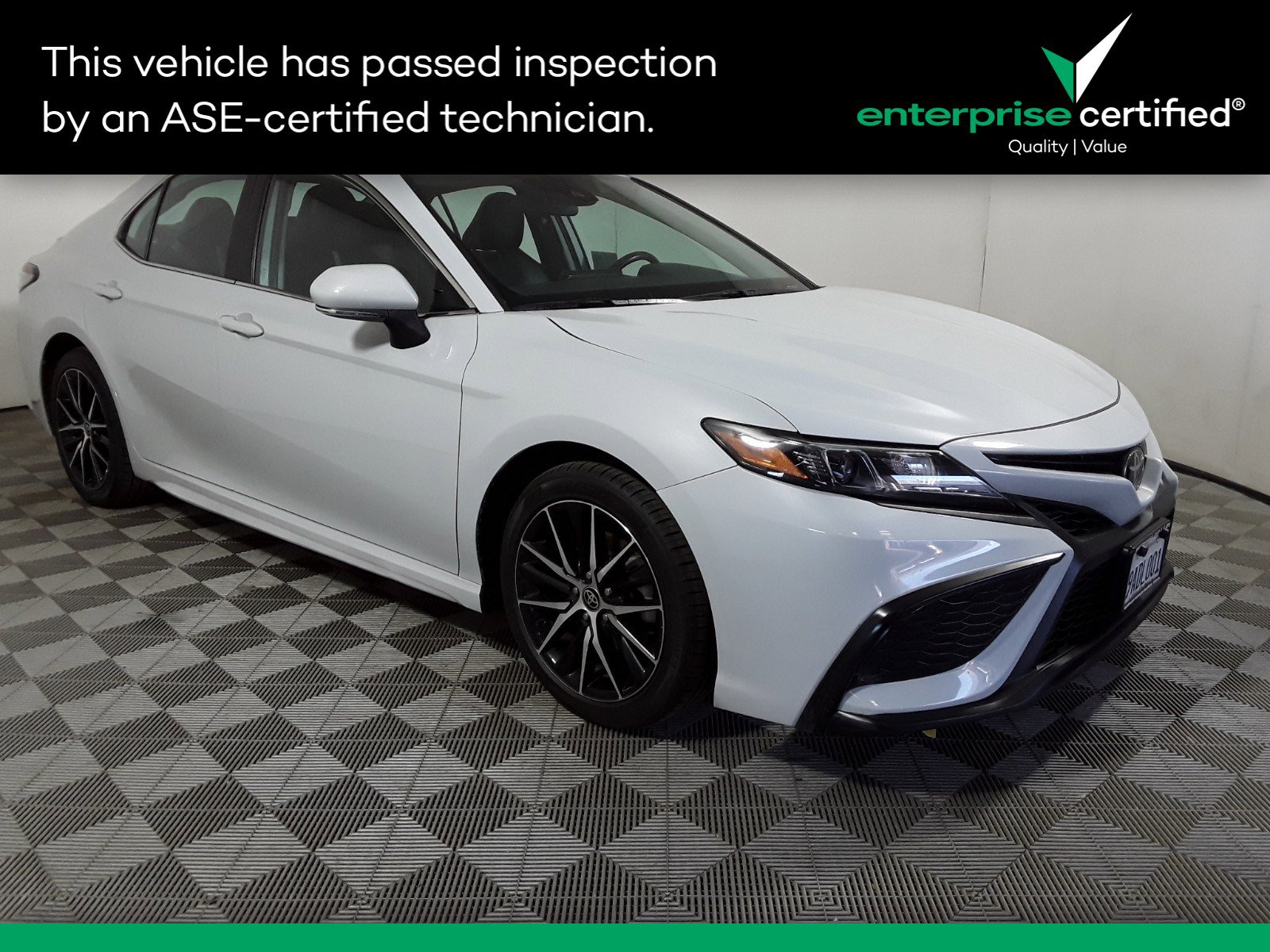 Used 2022 Toyota Camry SE Auto