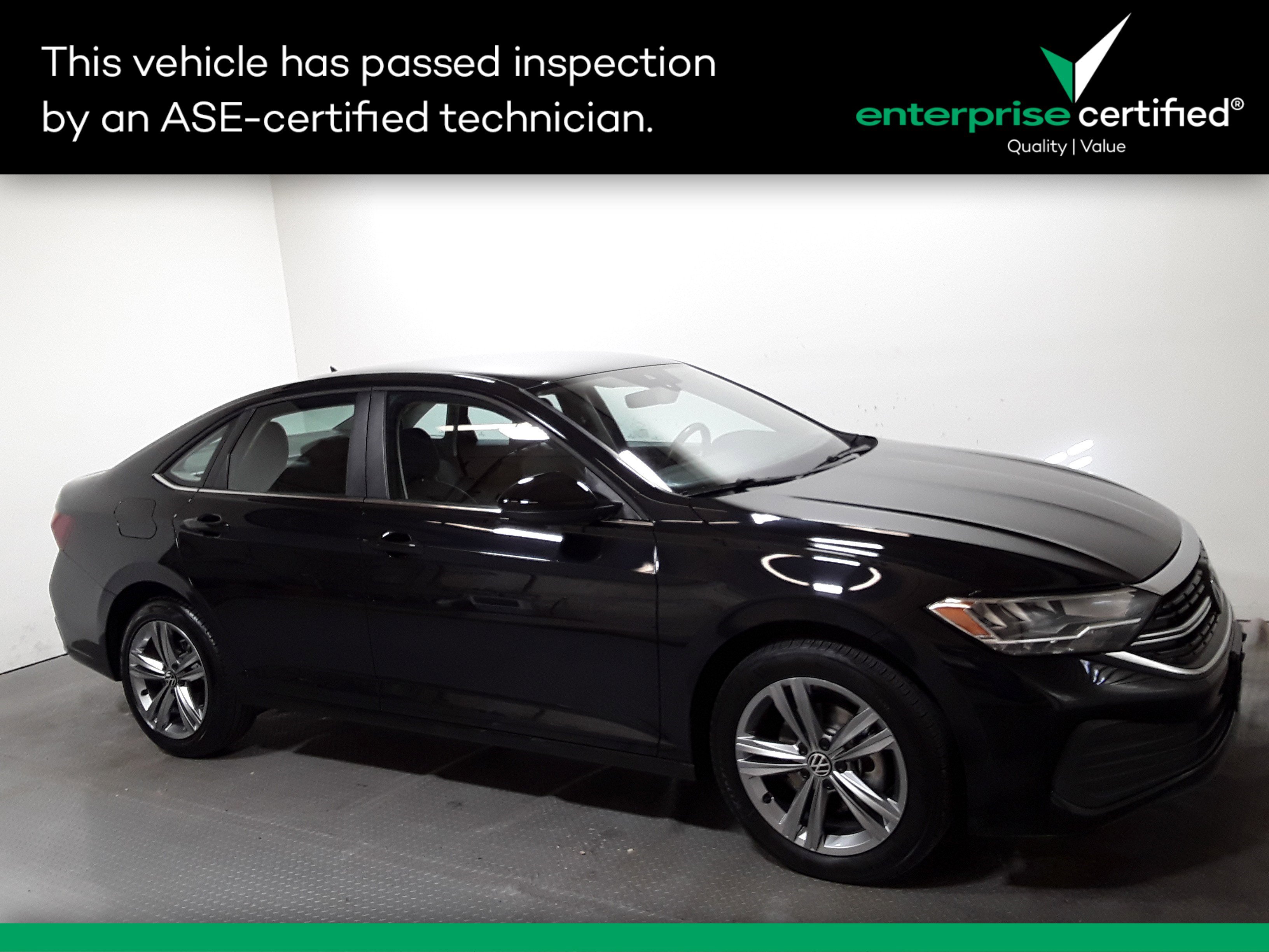 2024 Volkswagen Jetta SE's photo