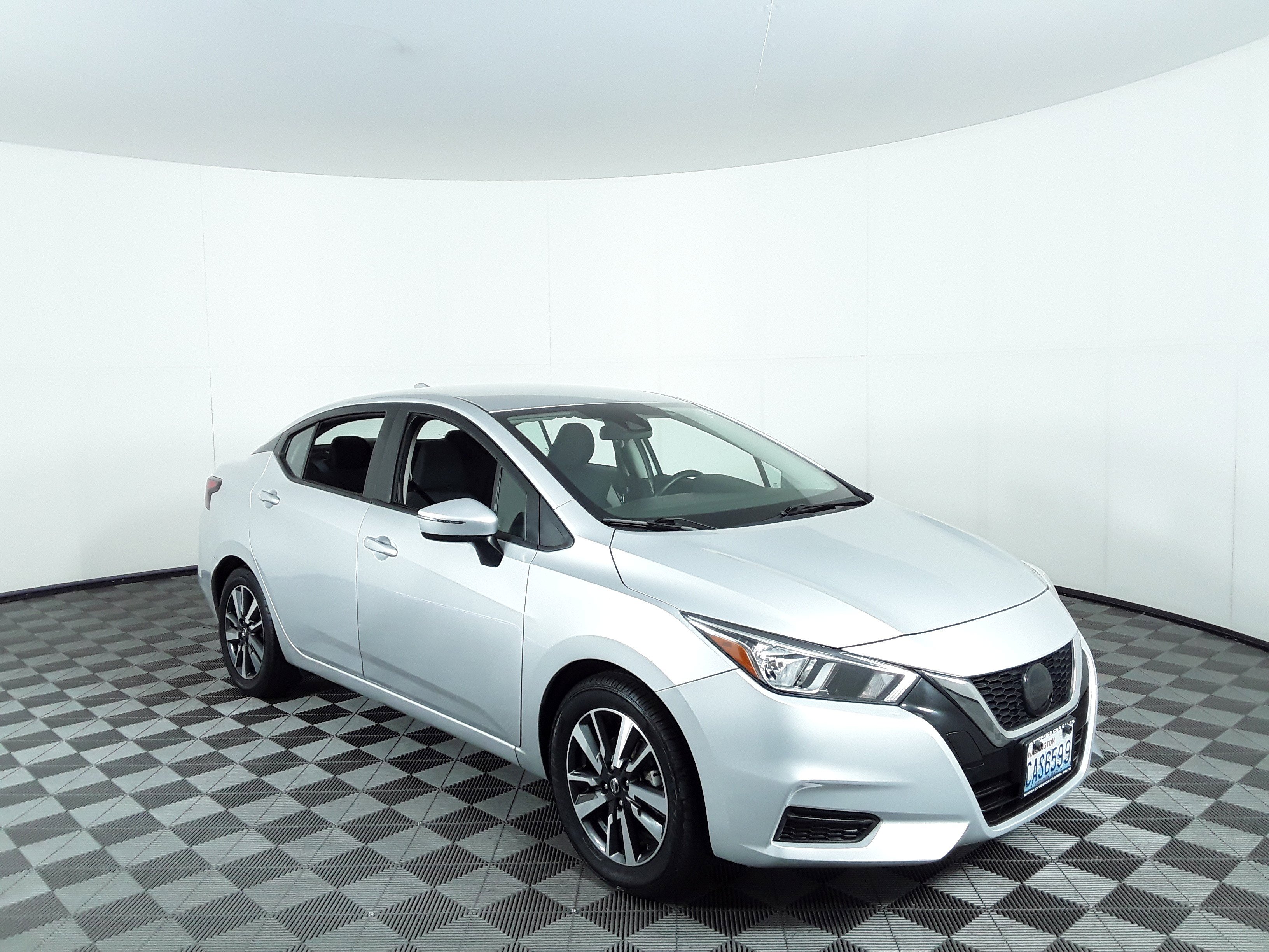 2021 Nissan Versa SV CVT