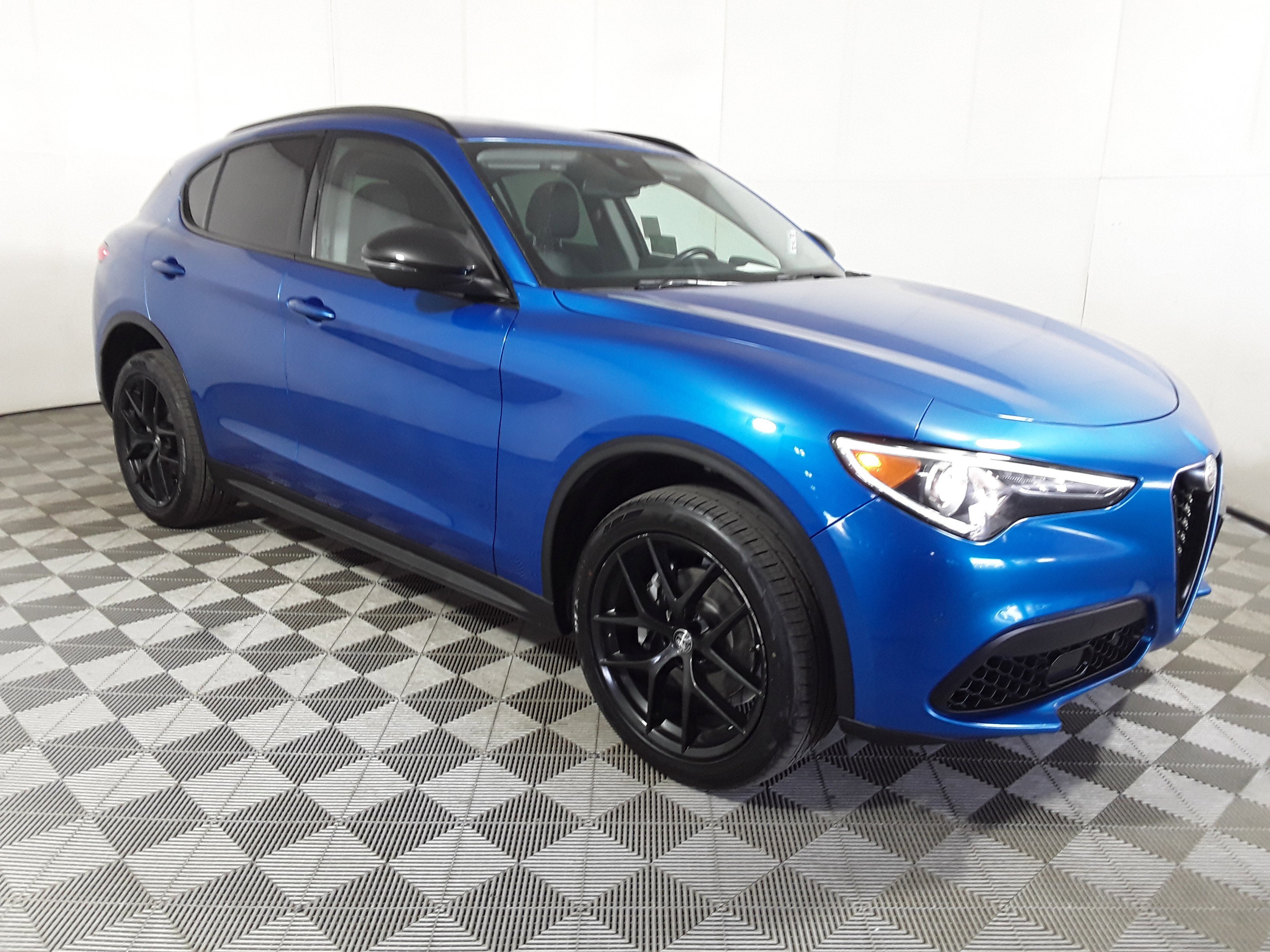 2021 Alfa Romeo Stelvio RWD
