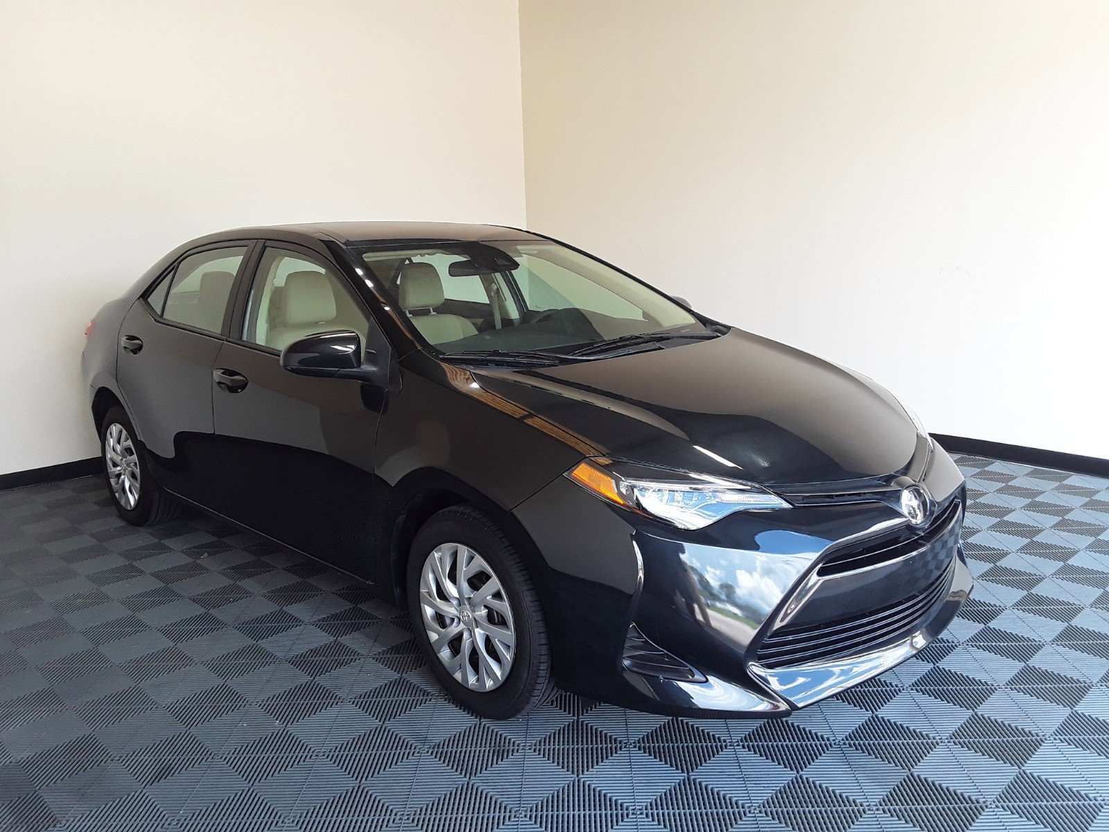 Used 2019 Toyota Corolla LE CVT