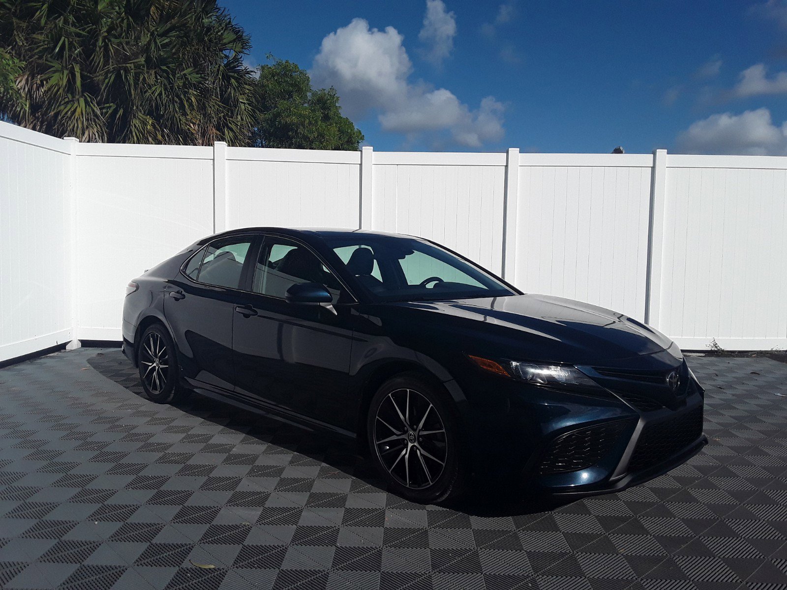 2021 Toyota Camry SE Auto