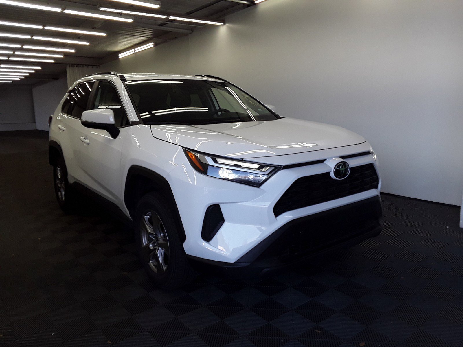 2023 Toyota RAV4 XLE FWD