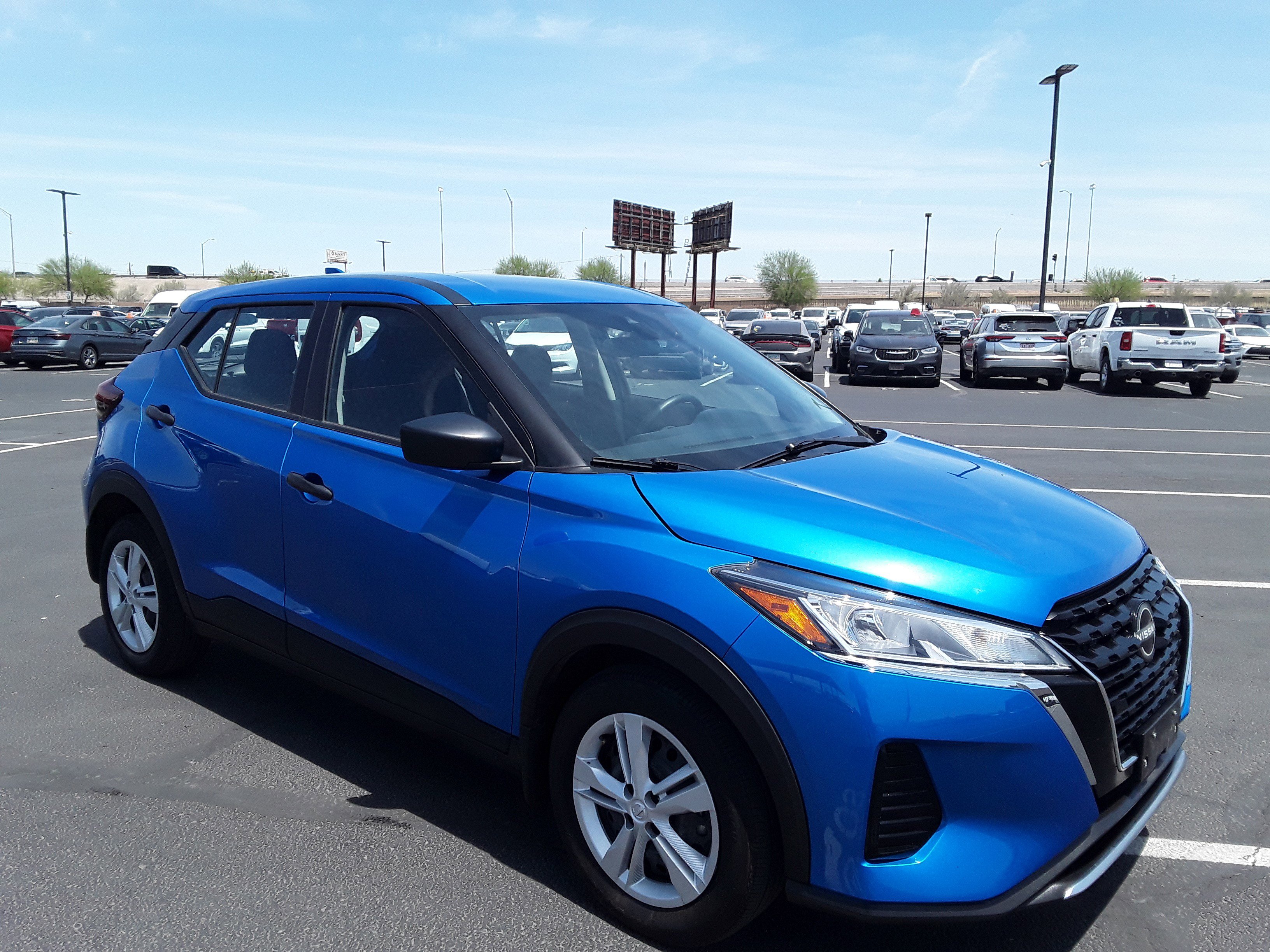 2023 Nissan Kicks S FWD