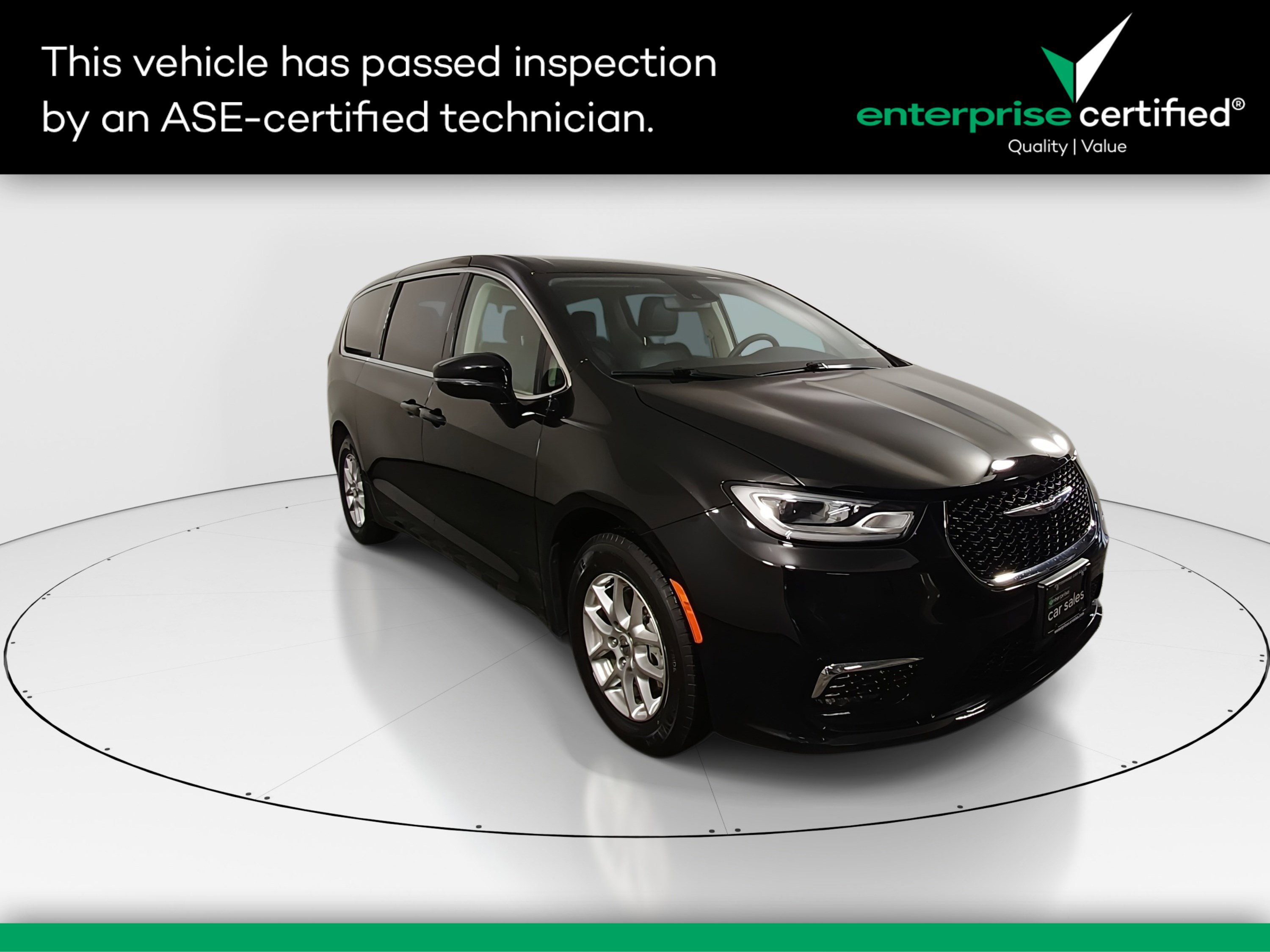 2024 Chrysler Pacifica Touring L's photo