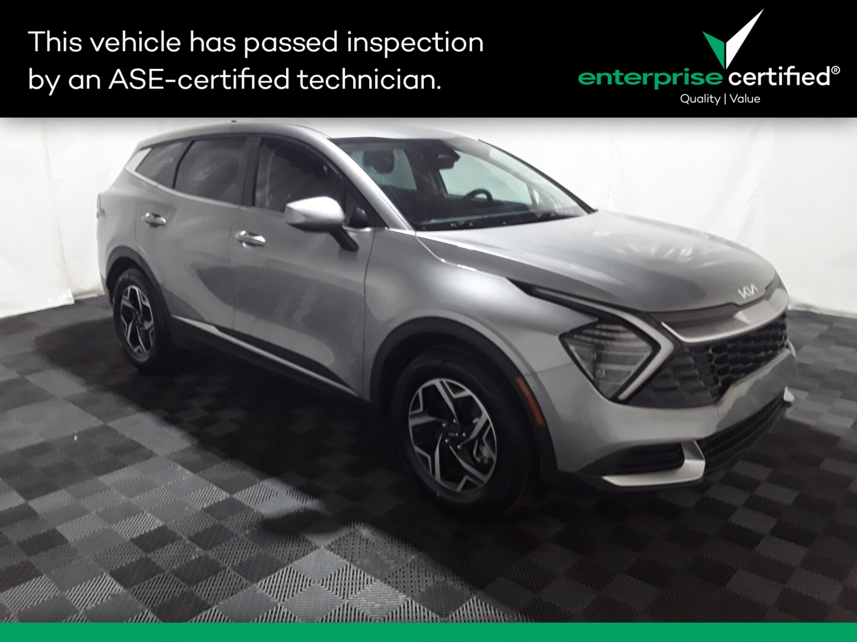 2024 Kia Sportage LX's photo