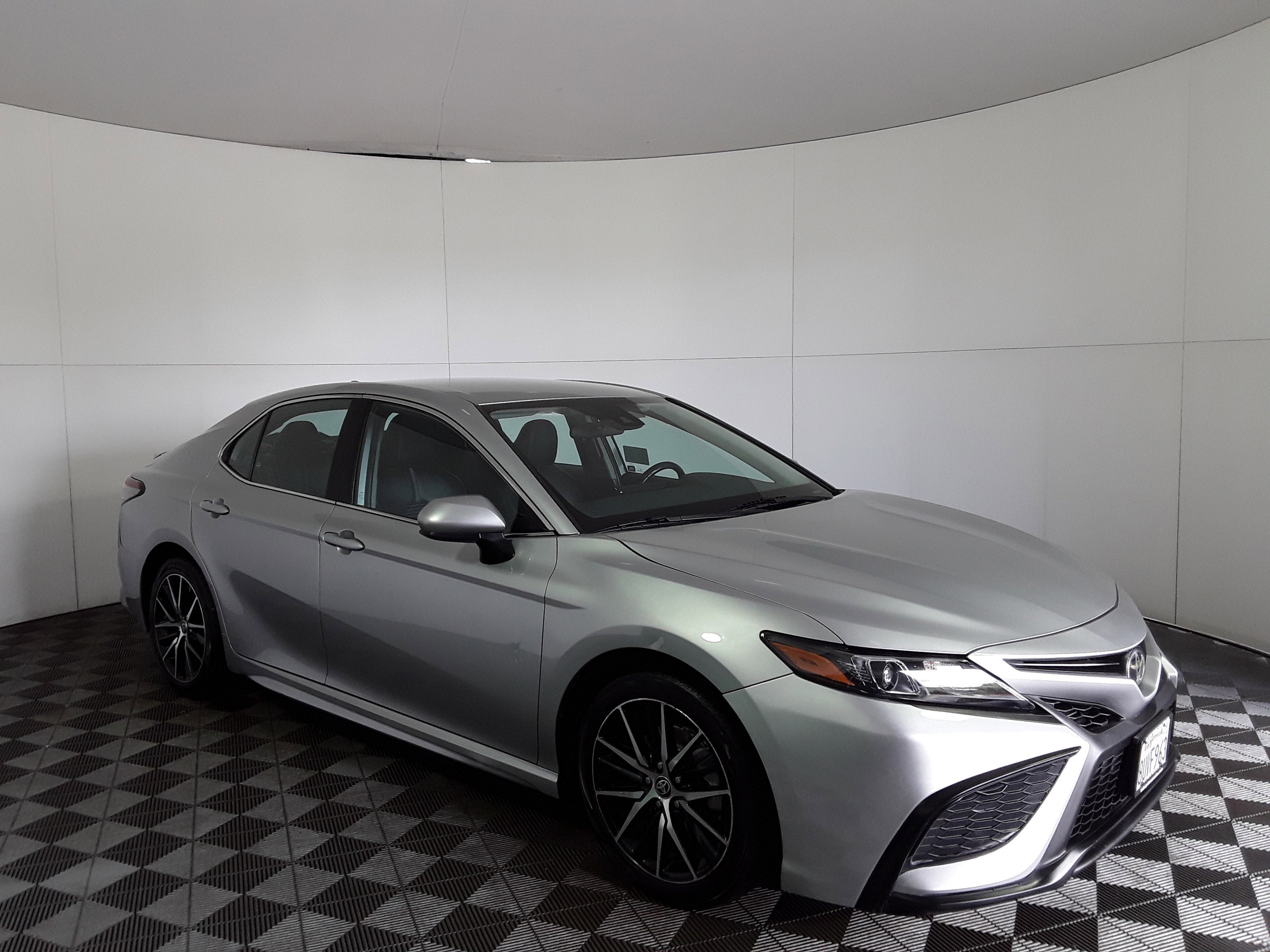 2021 Toyota Camry SE Auto