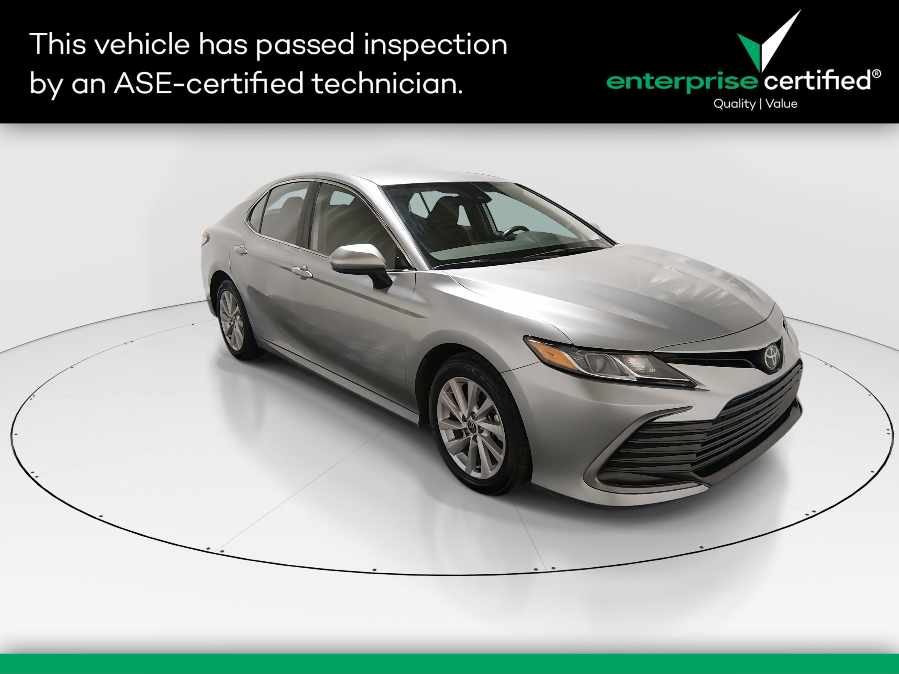 2024 Toyota Camry LE's photo