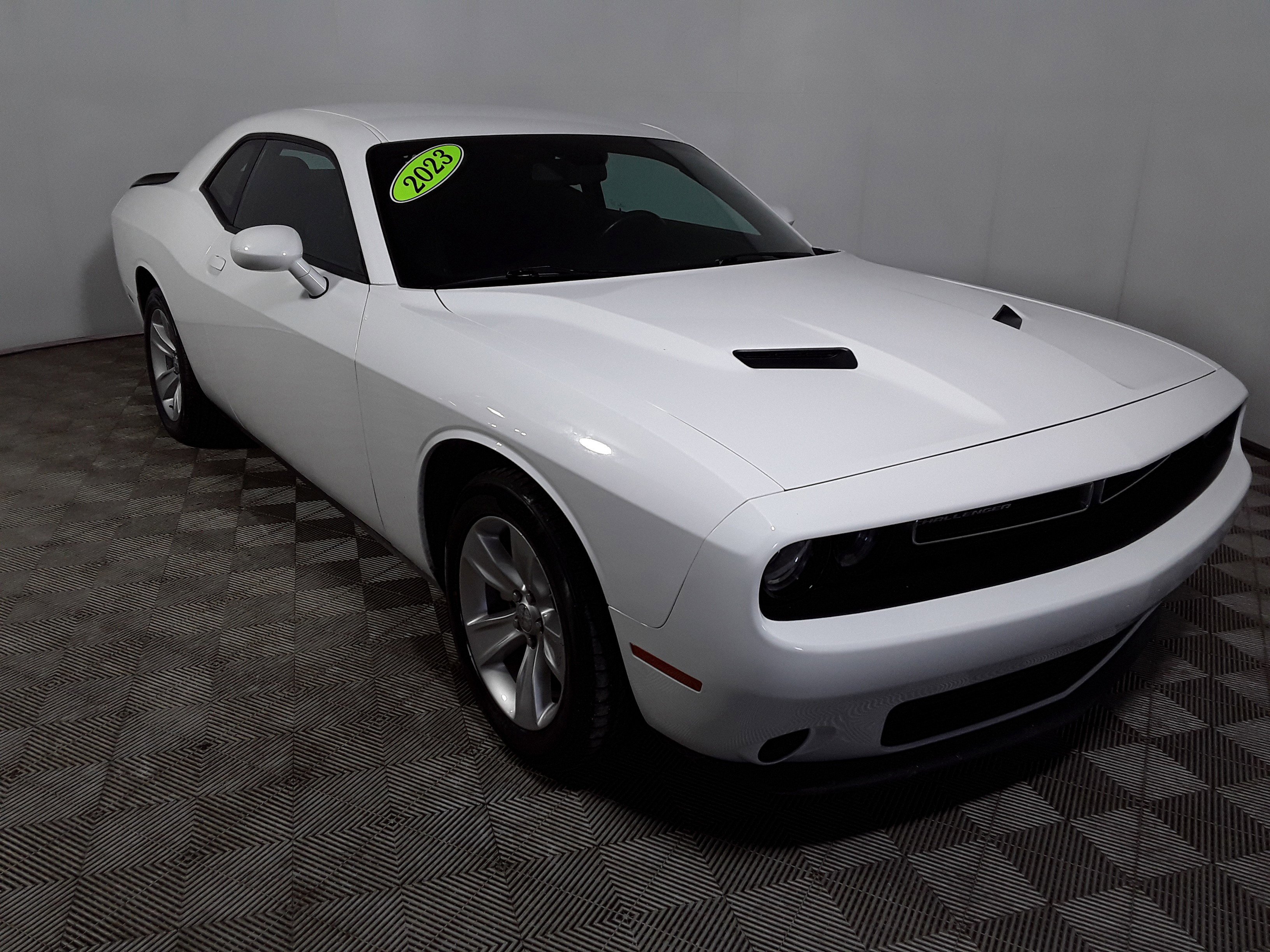 2023 Dodge Challenger SXT RWD