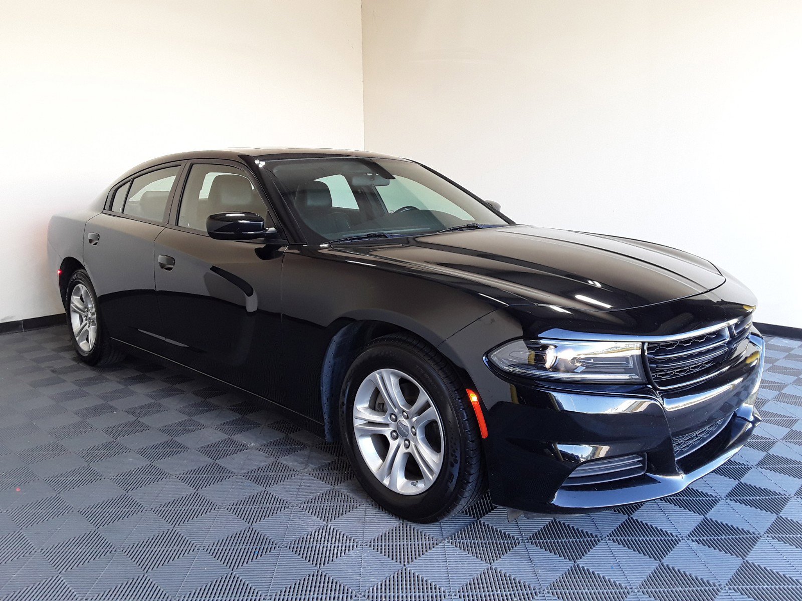 2022 Dodge Charger SXT RWD