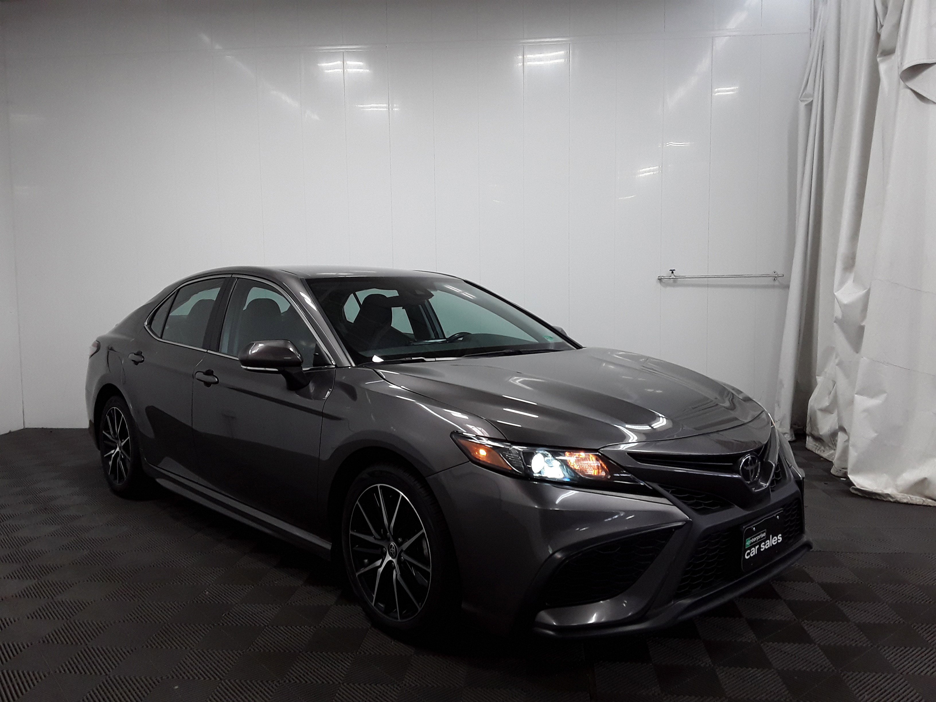 2023 Toyota Camry SE Auto