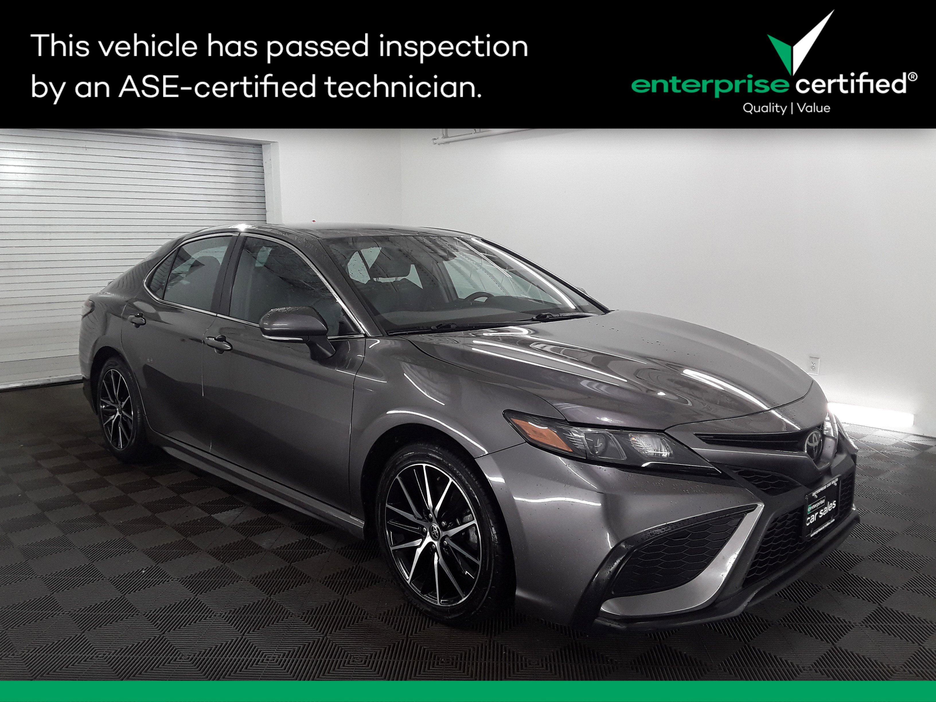 2023 Toyota Camry SE Auto