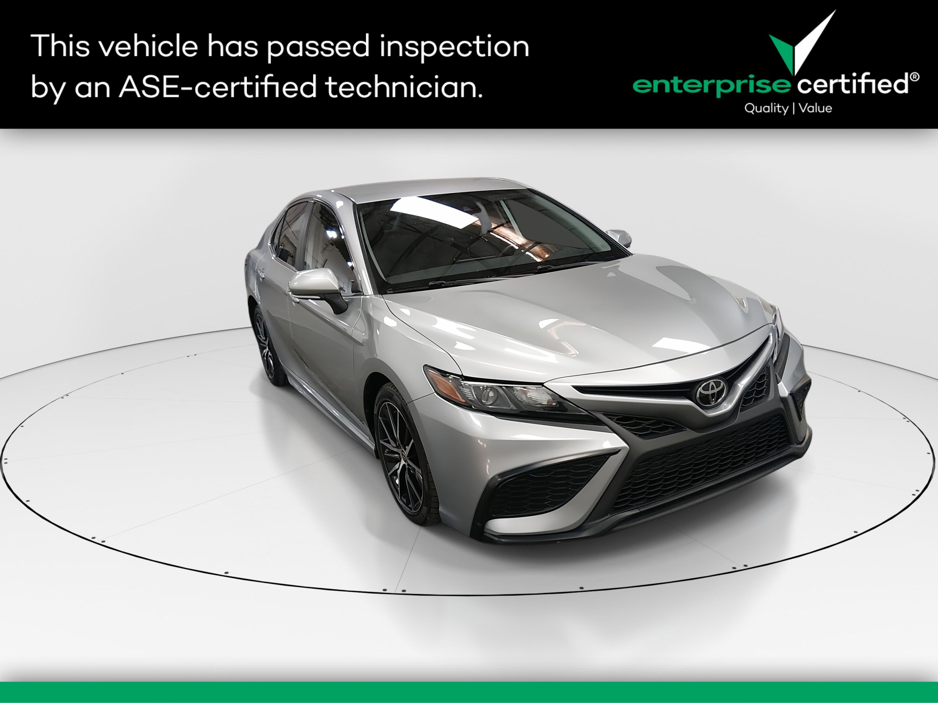 2023 Toyota Camry SE's photo