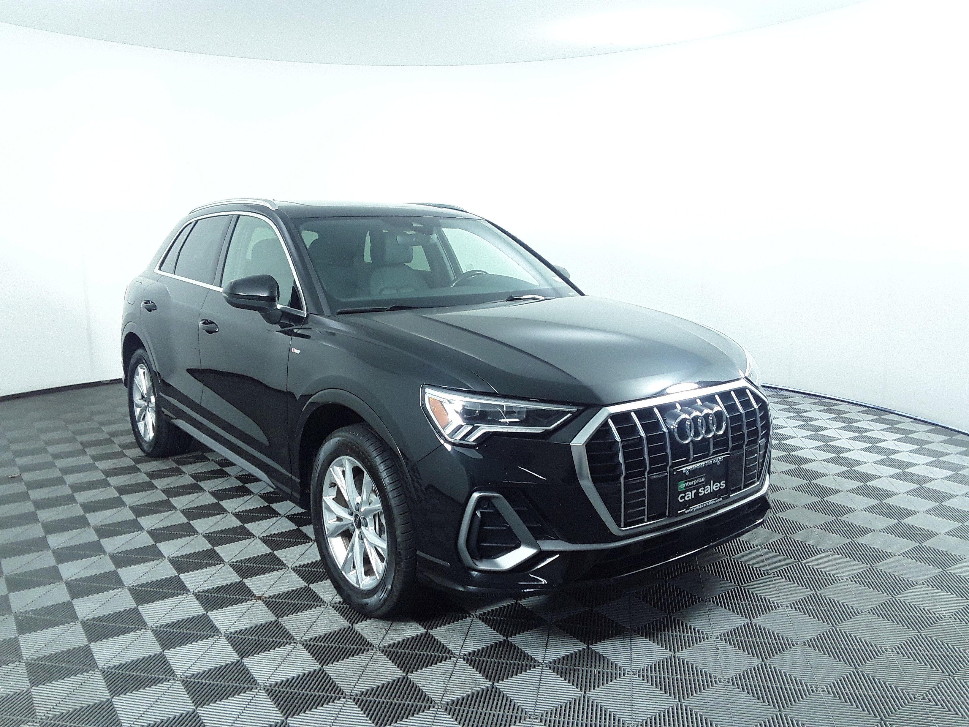 2023 Audi Q3 S line Premium 45 TFSI quattro