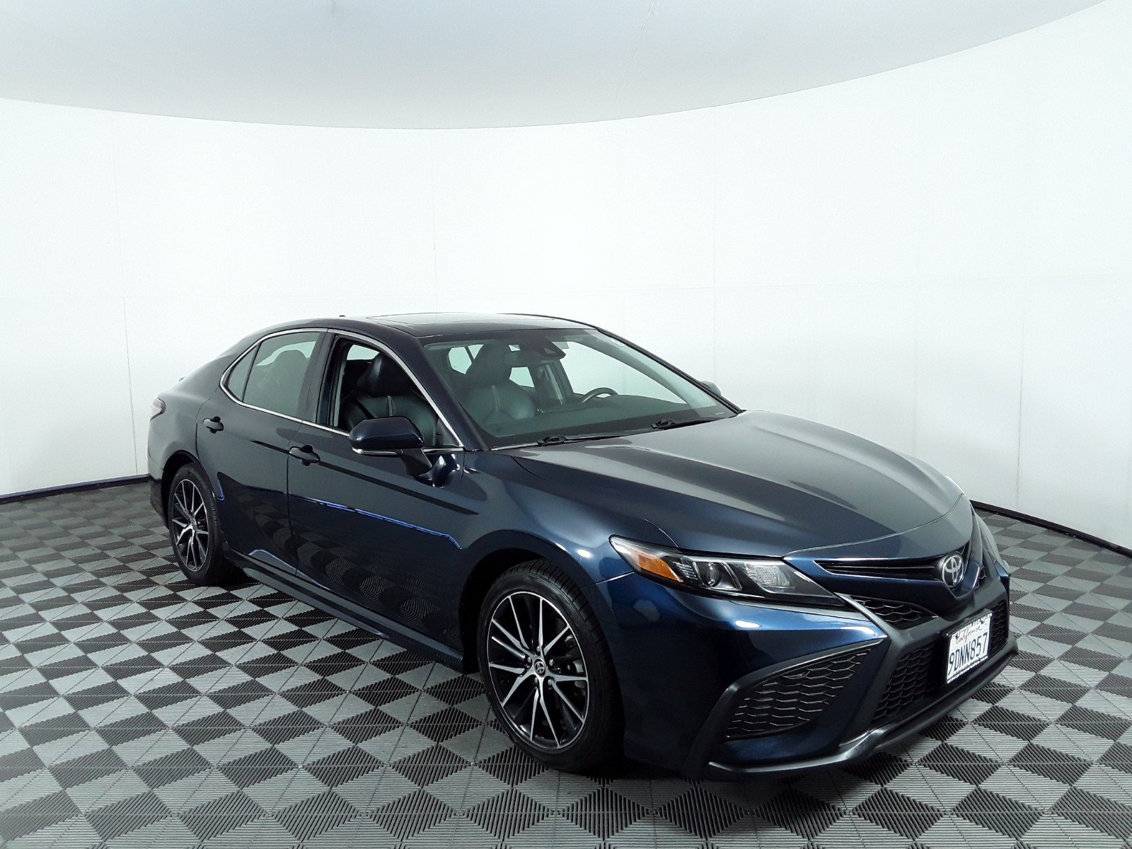 2021 Toyota Camry SE Auto