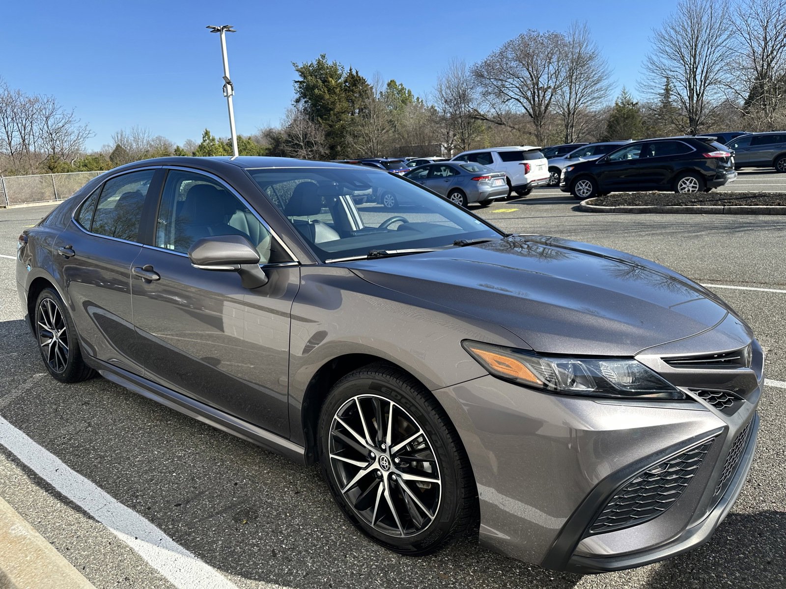 2023 Toyota Camry SE Auto