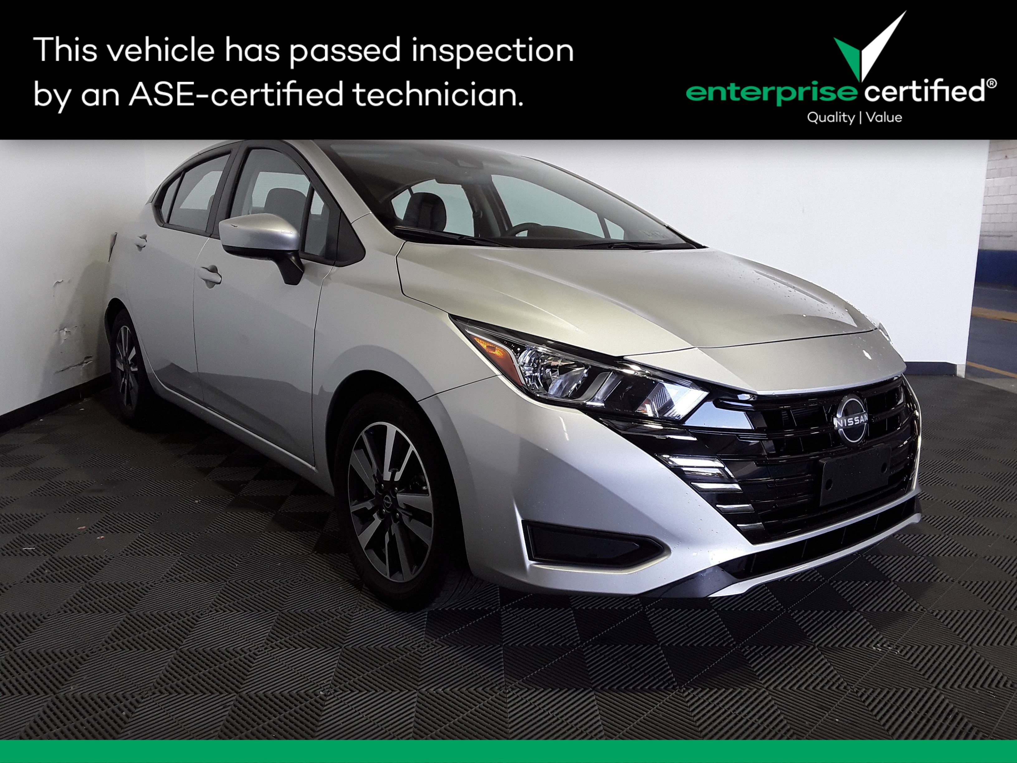 2023 Nissan Versa SV CVT