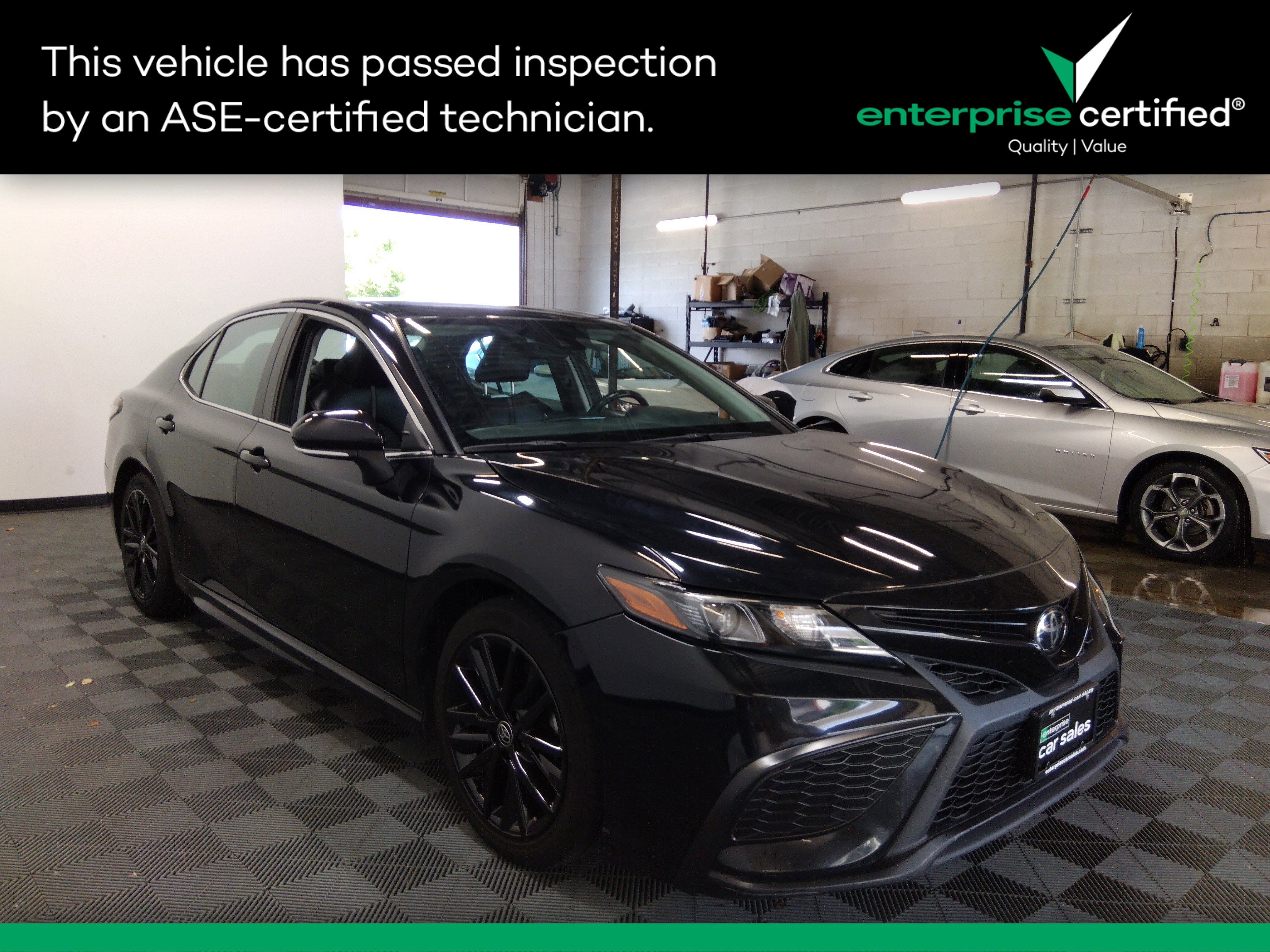 Used 2022 Toyota Camry SE Auto