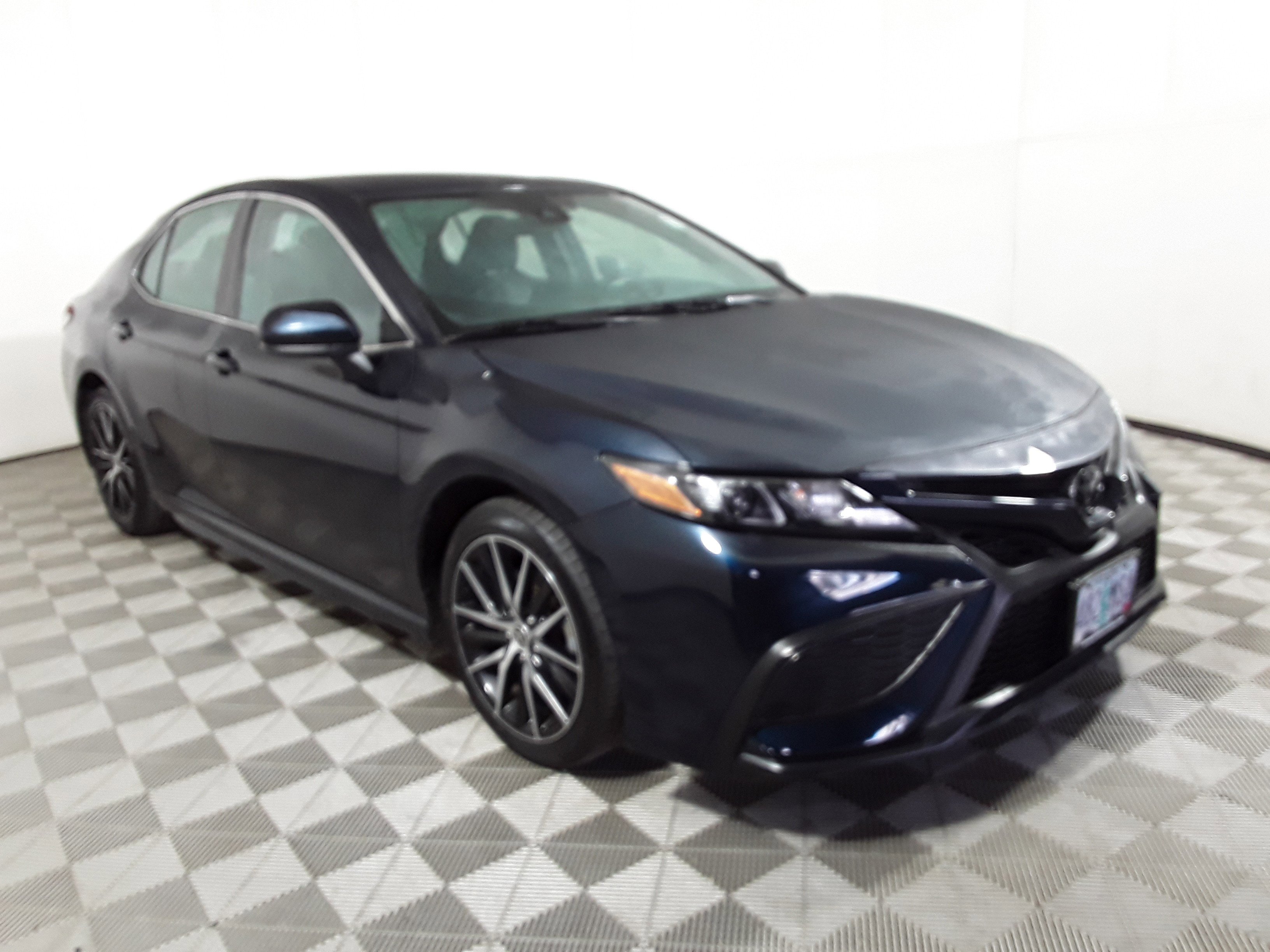2021 Toyota Camry SE Auto