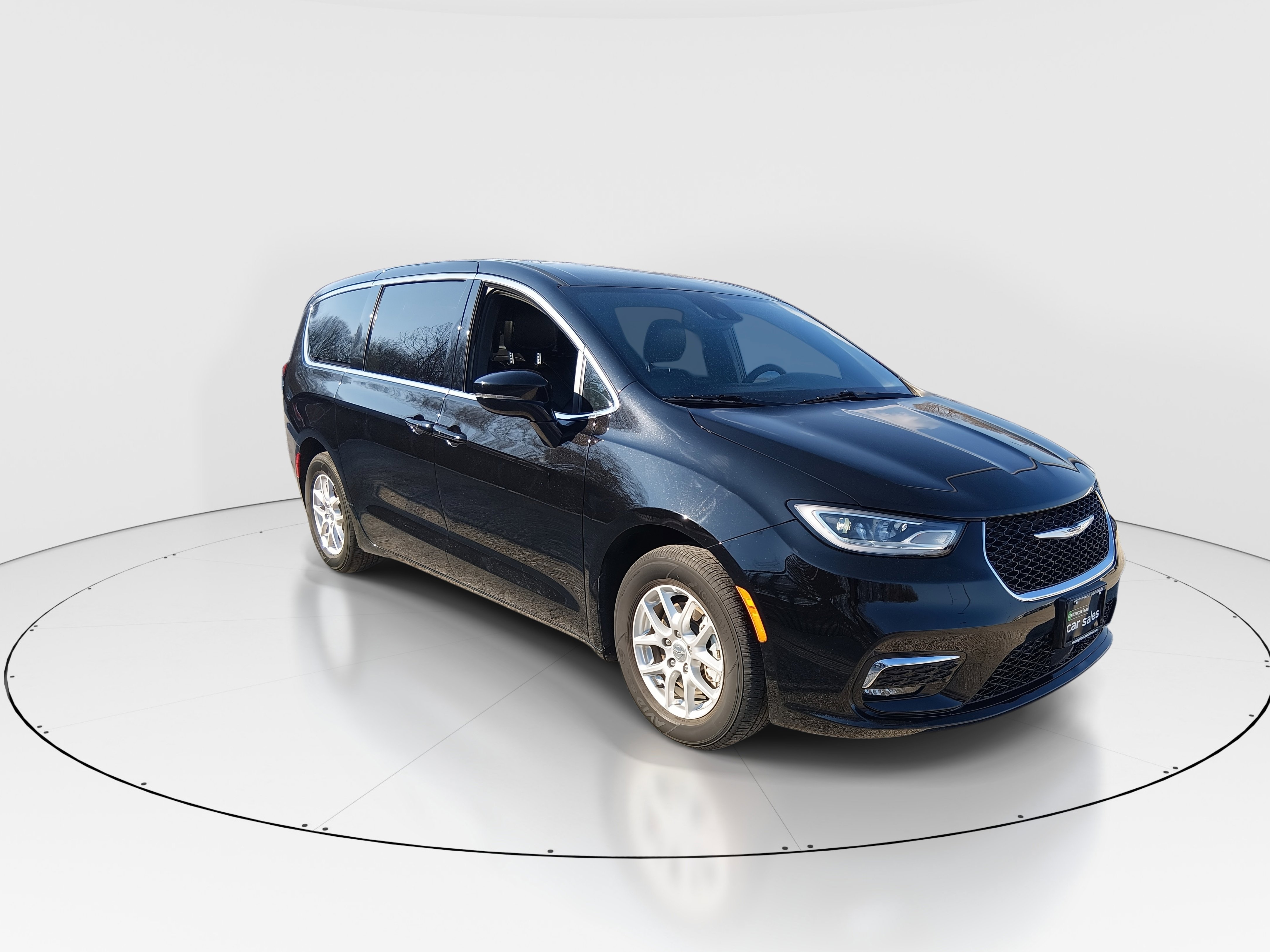 Used 2025 Chrysler Pacifica Select FWD