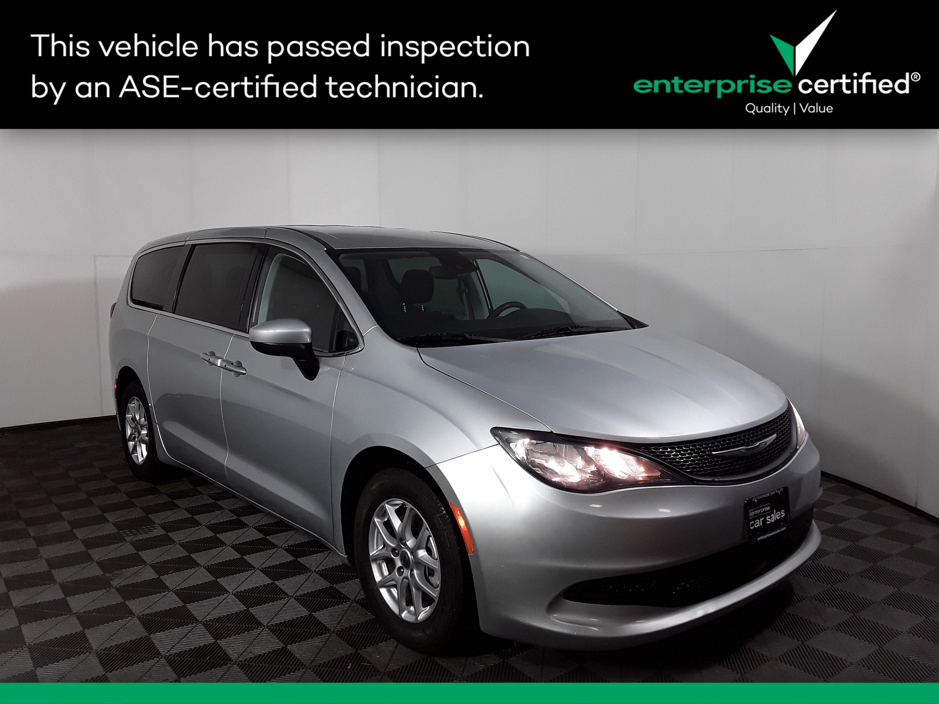 Used 2023 Chrysler Voyager LX FWD's photo