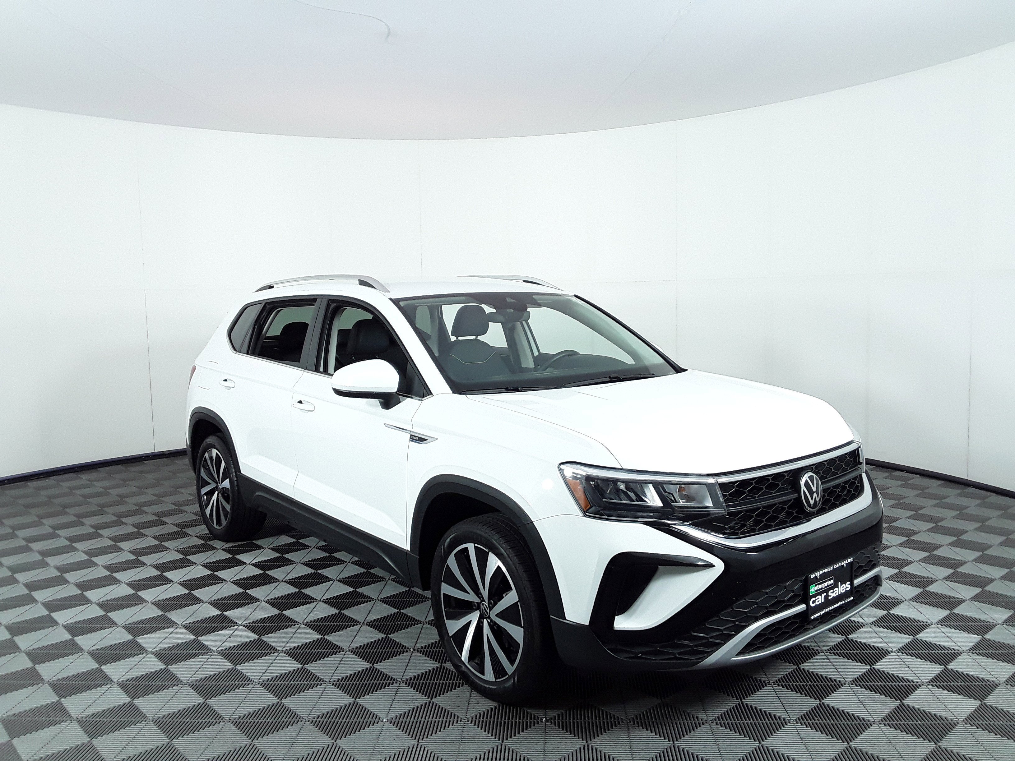 2024 Volkswagen Taos SE FWD