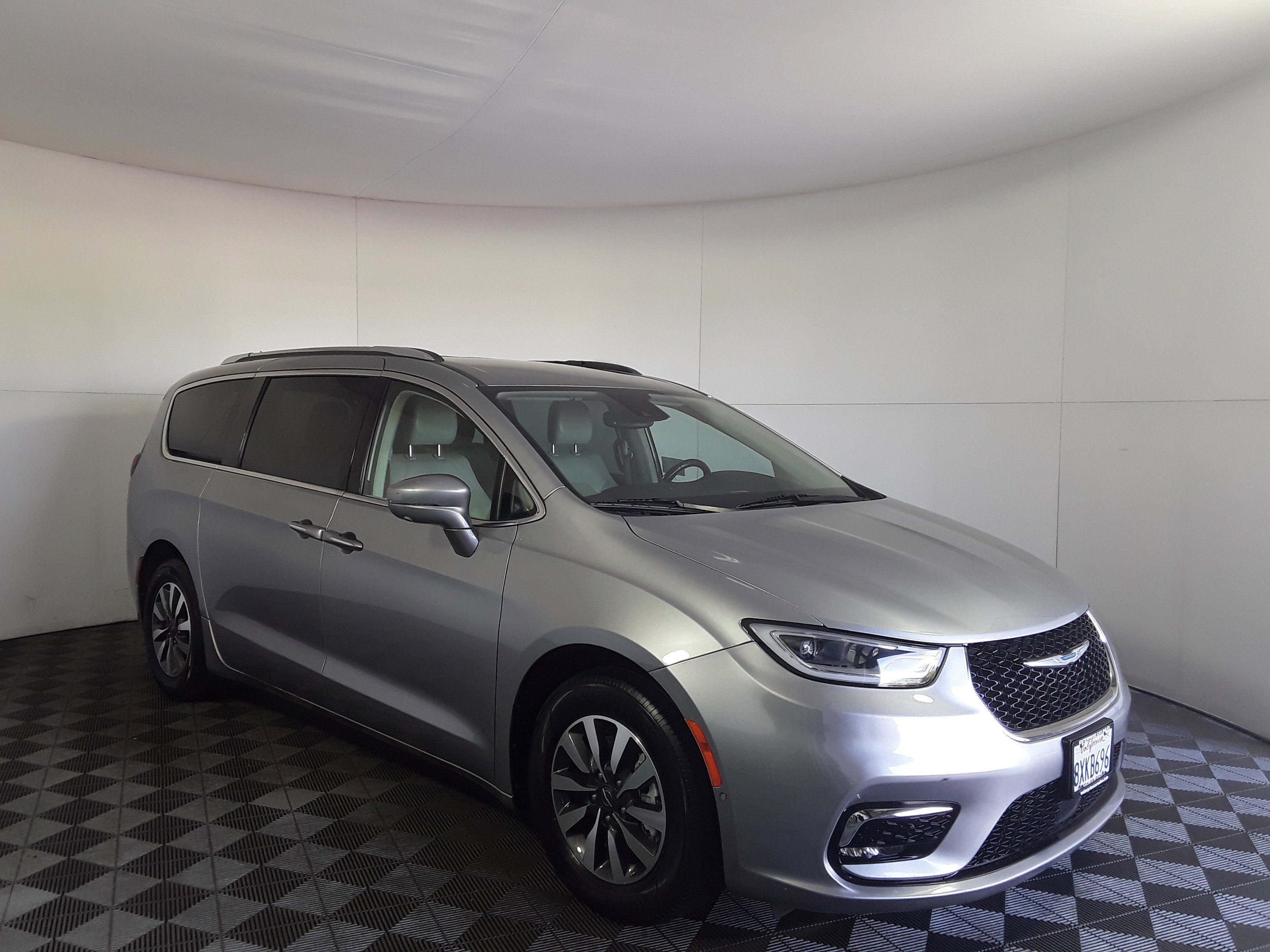 2021 Chrysler Pacifica Hybrid Touring L FWD