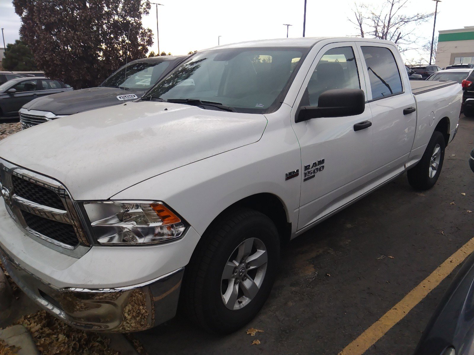 2022 Ram 1500 Classic SLT 4x2 Crew Cab 6'4