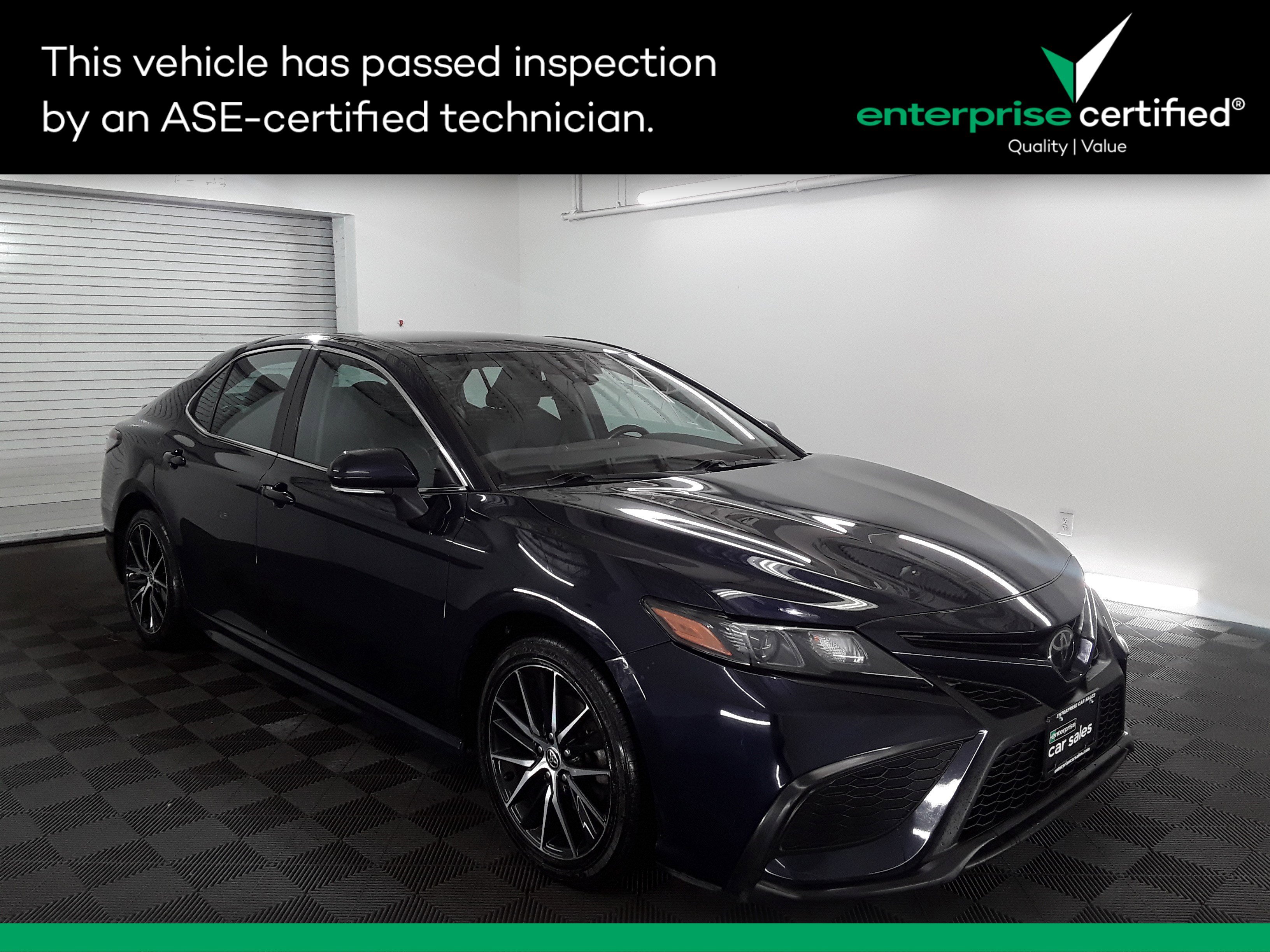 Used 2022 Toyota Camry SE Auto