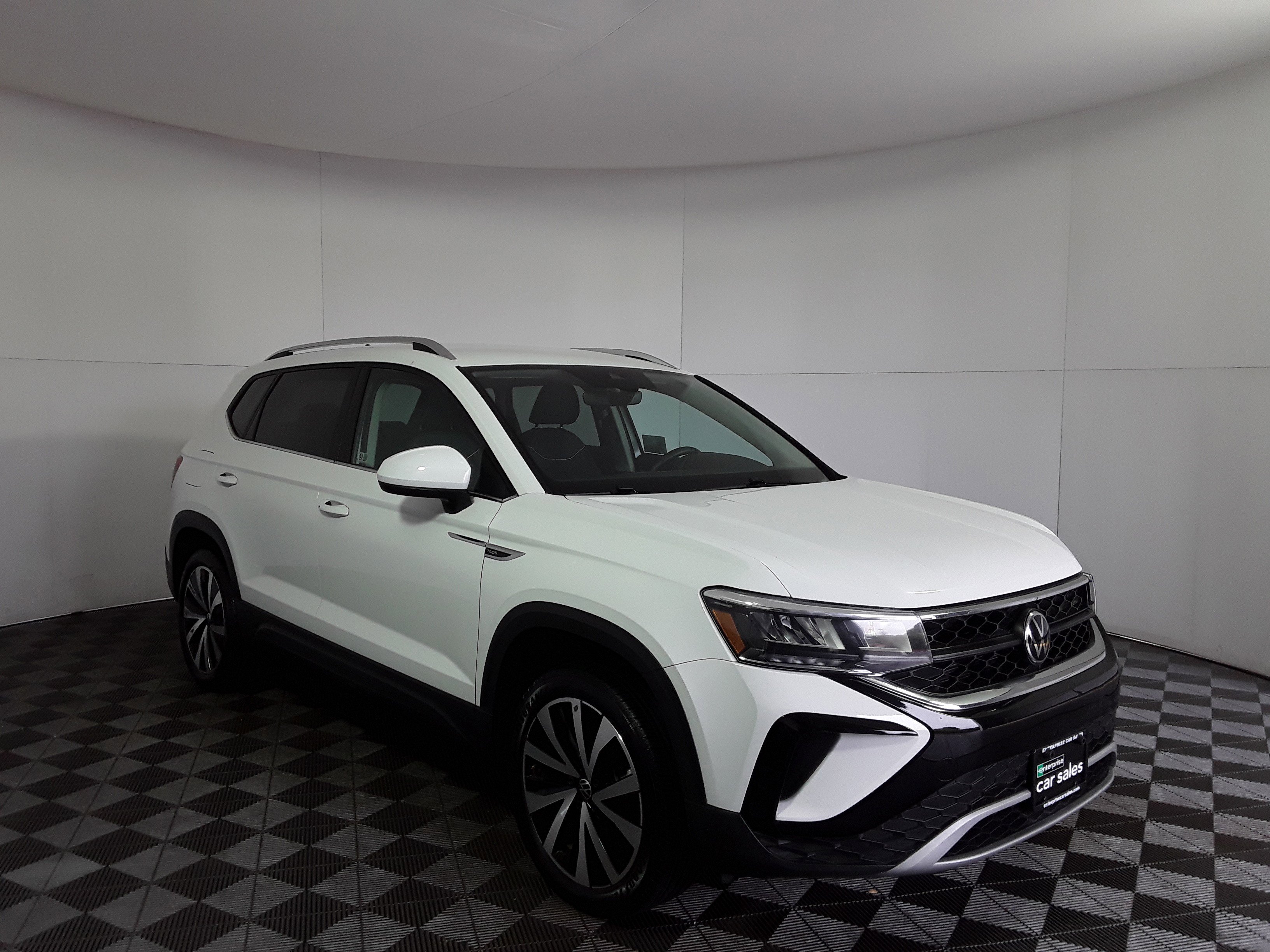 2024 Volkswagen Taos SE FWD