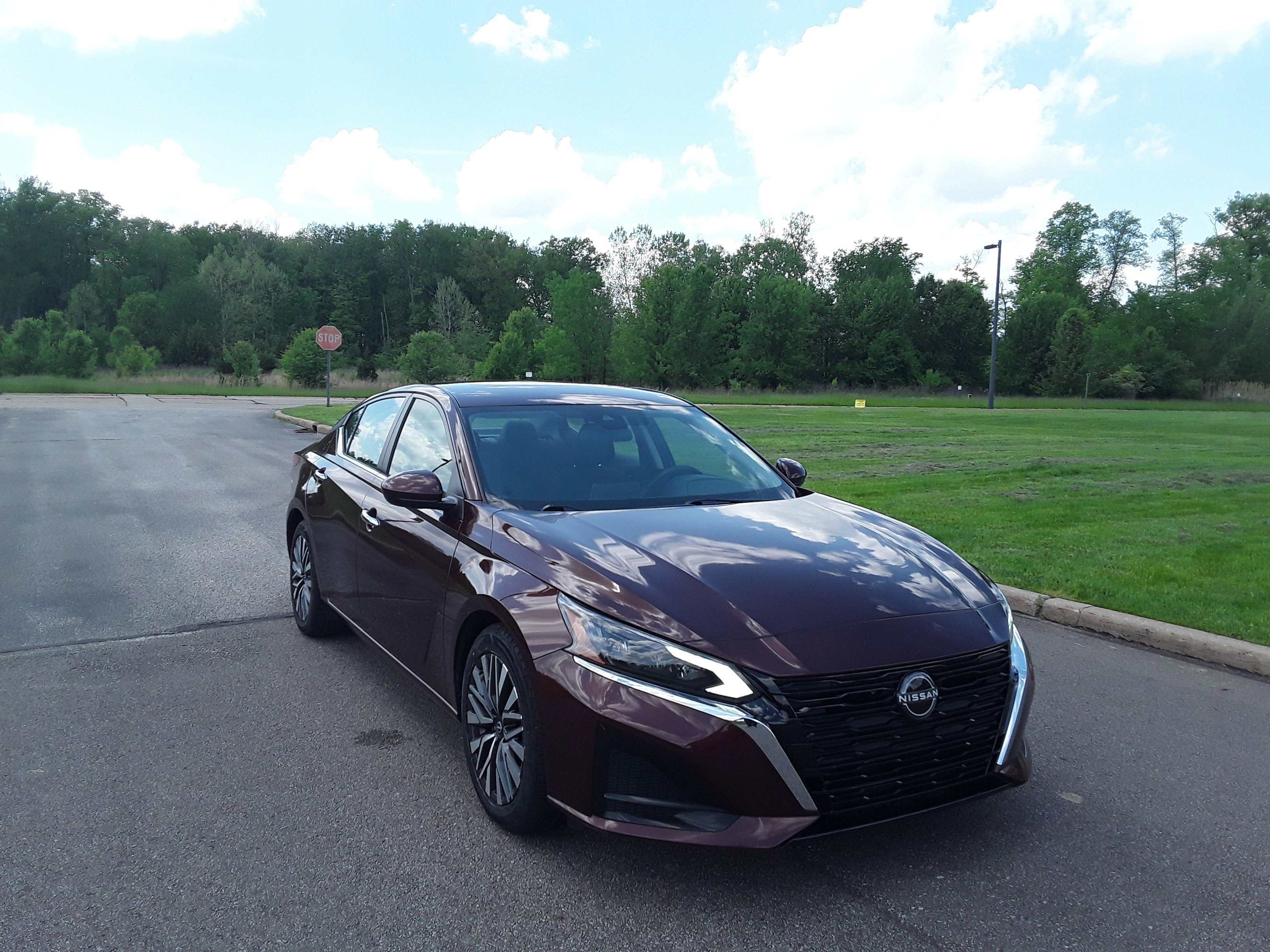 2023 Nissan Altima 2.5 SV Sedan