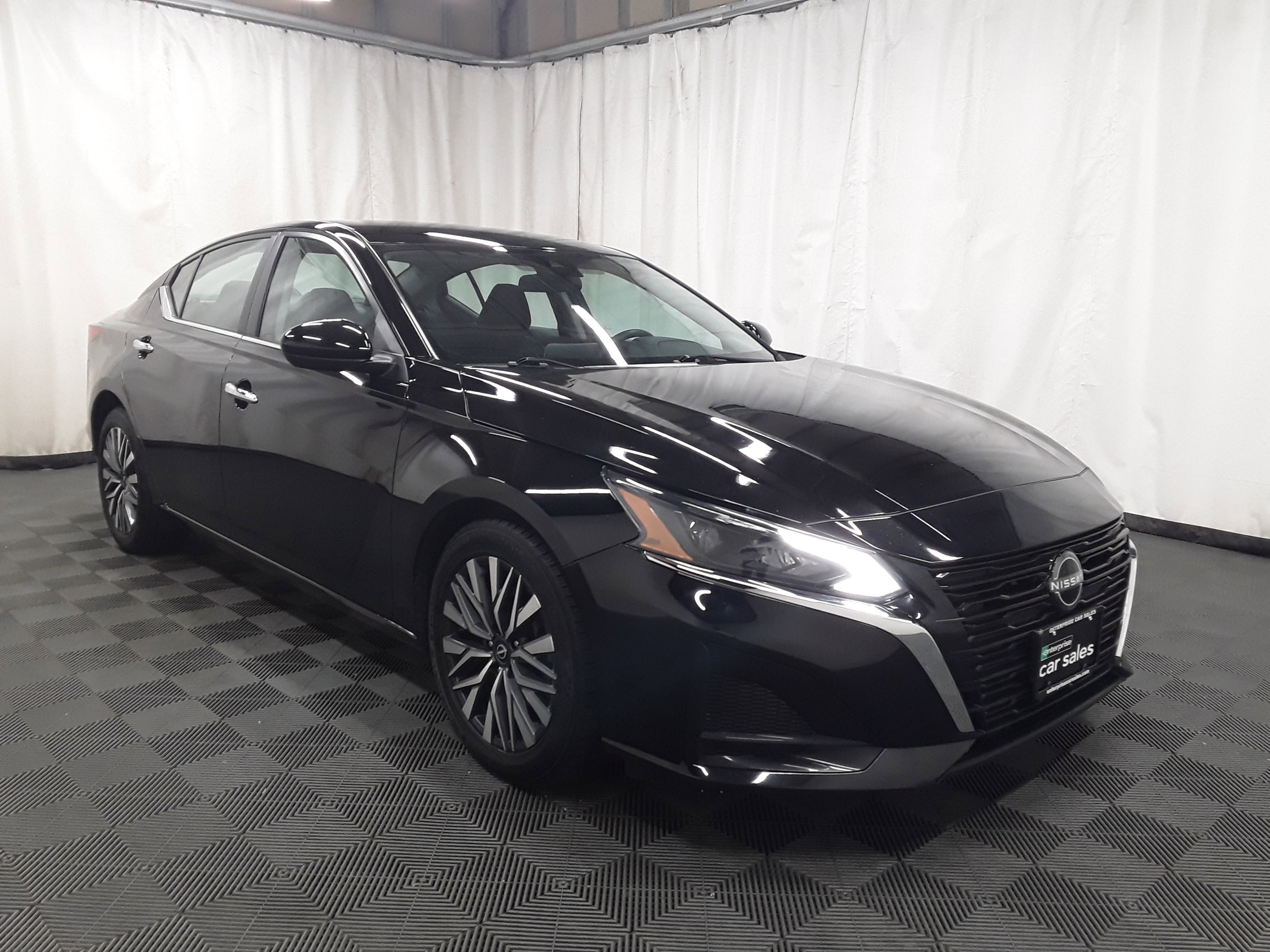 Used 2023 Nissan Altima 2.5 SV Sedan